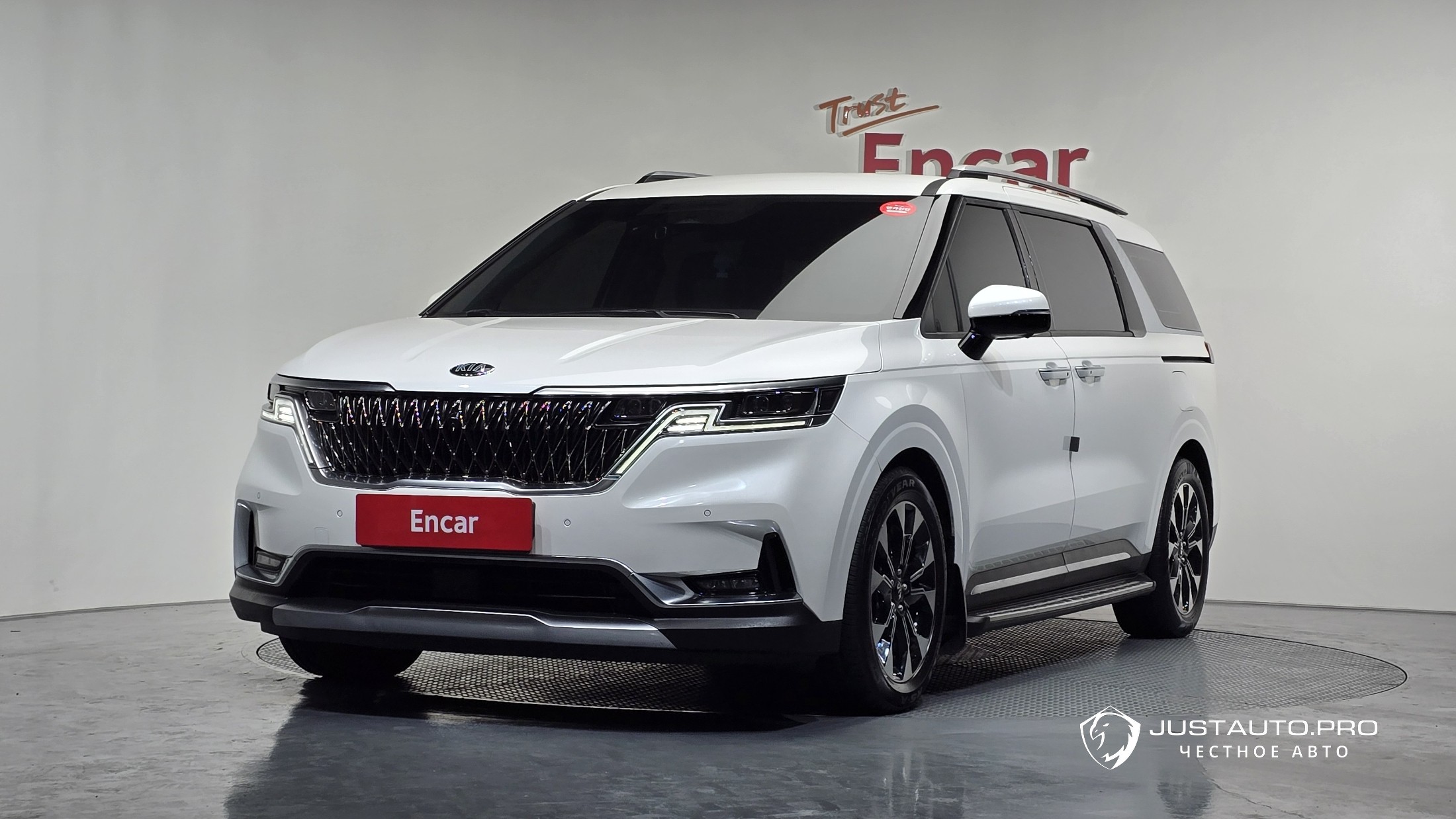 Автомобиль Kia Canival