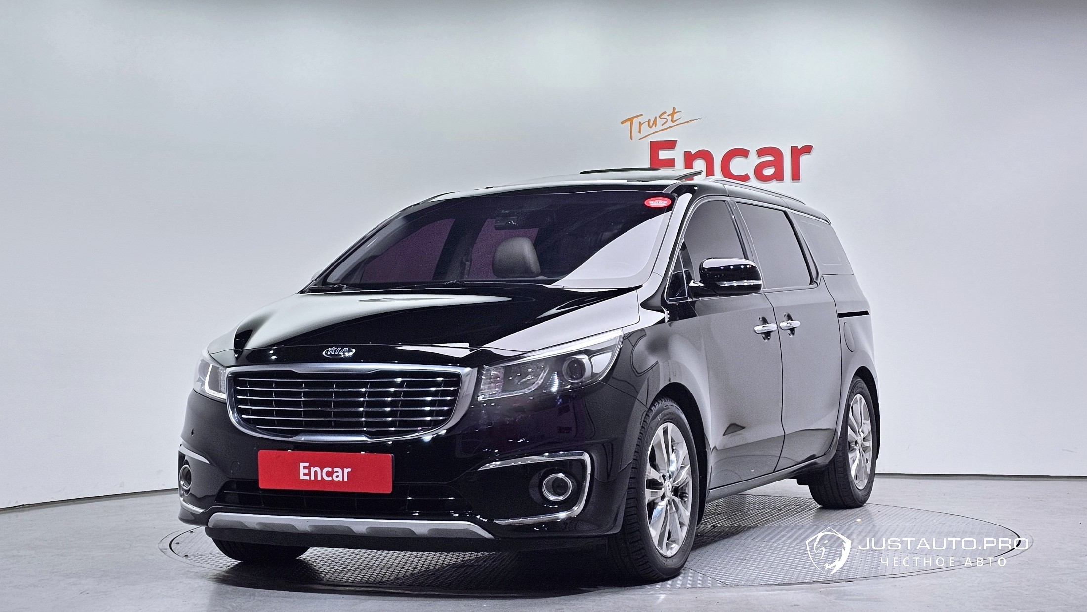 Автомобиль Kia Canival