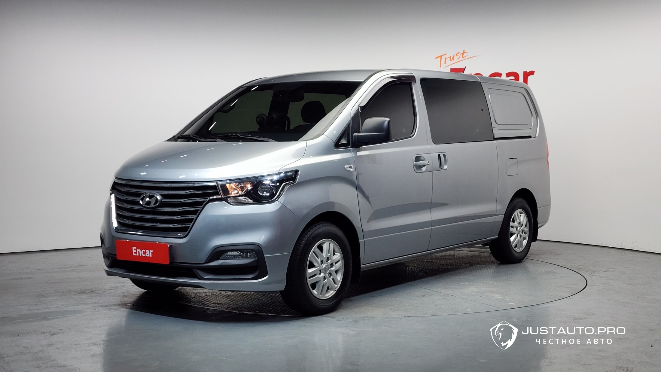 Автомобиль Hyundai Starex