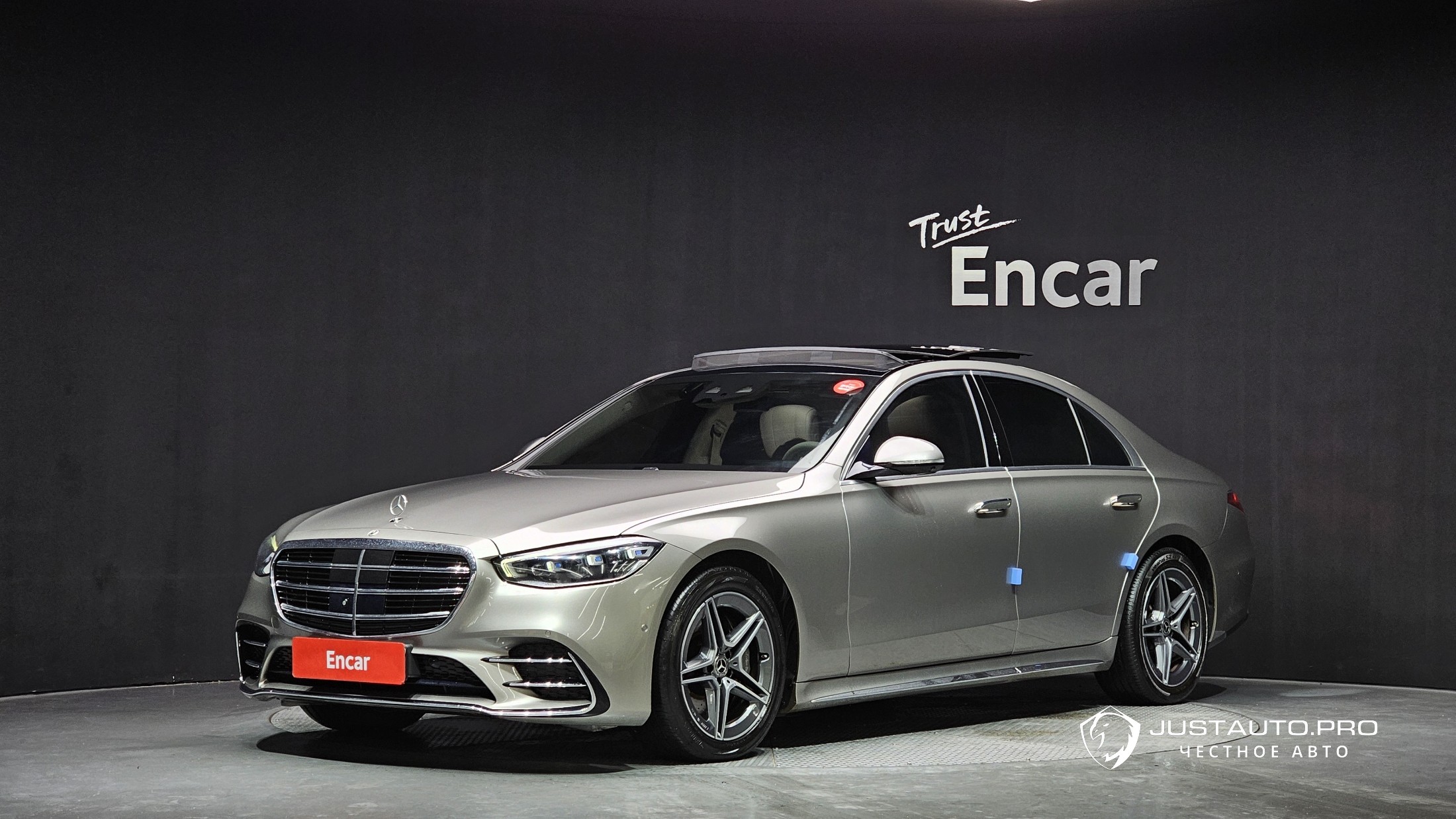 Автомобиль Mercedes-Benz S-Class