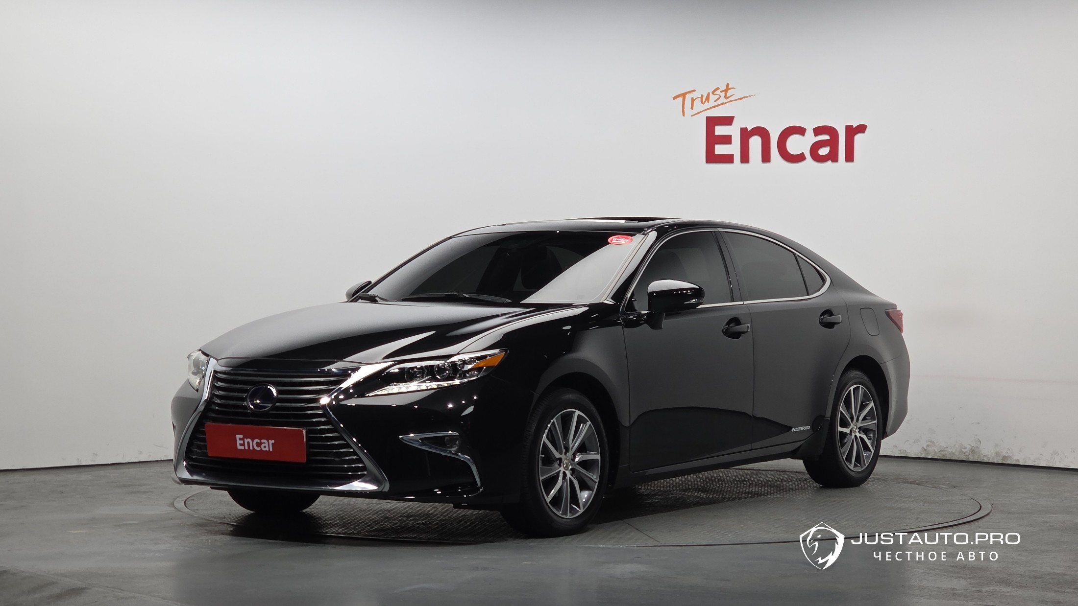 Автомобиль Lexus ES