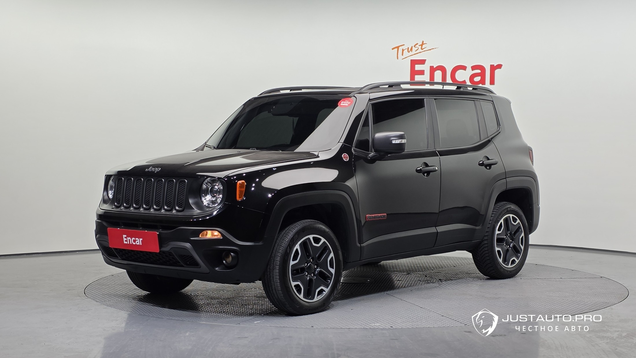 Автомобиль Jeep Renegade