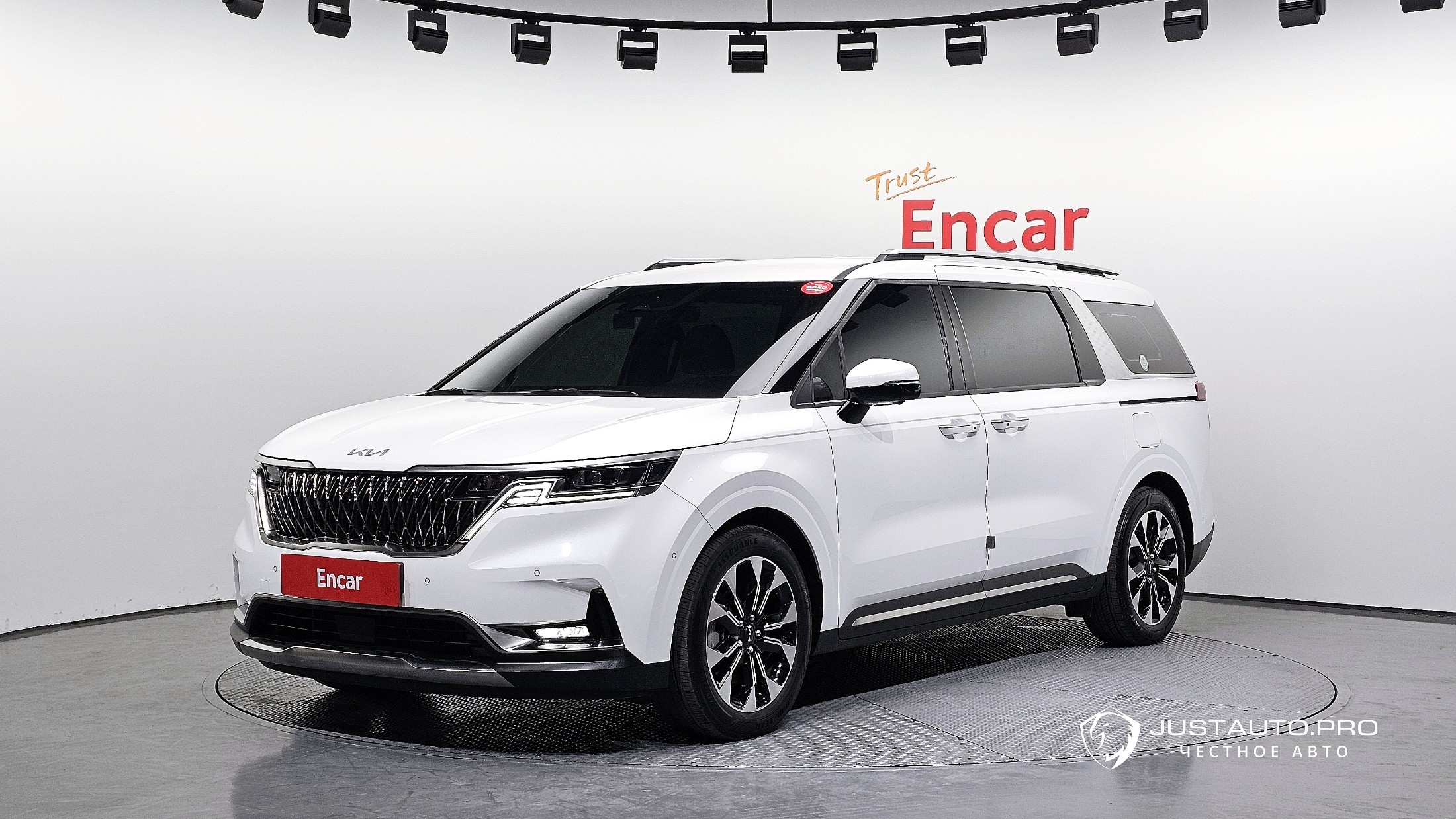 Автомобиль Kia Canival