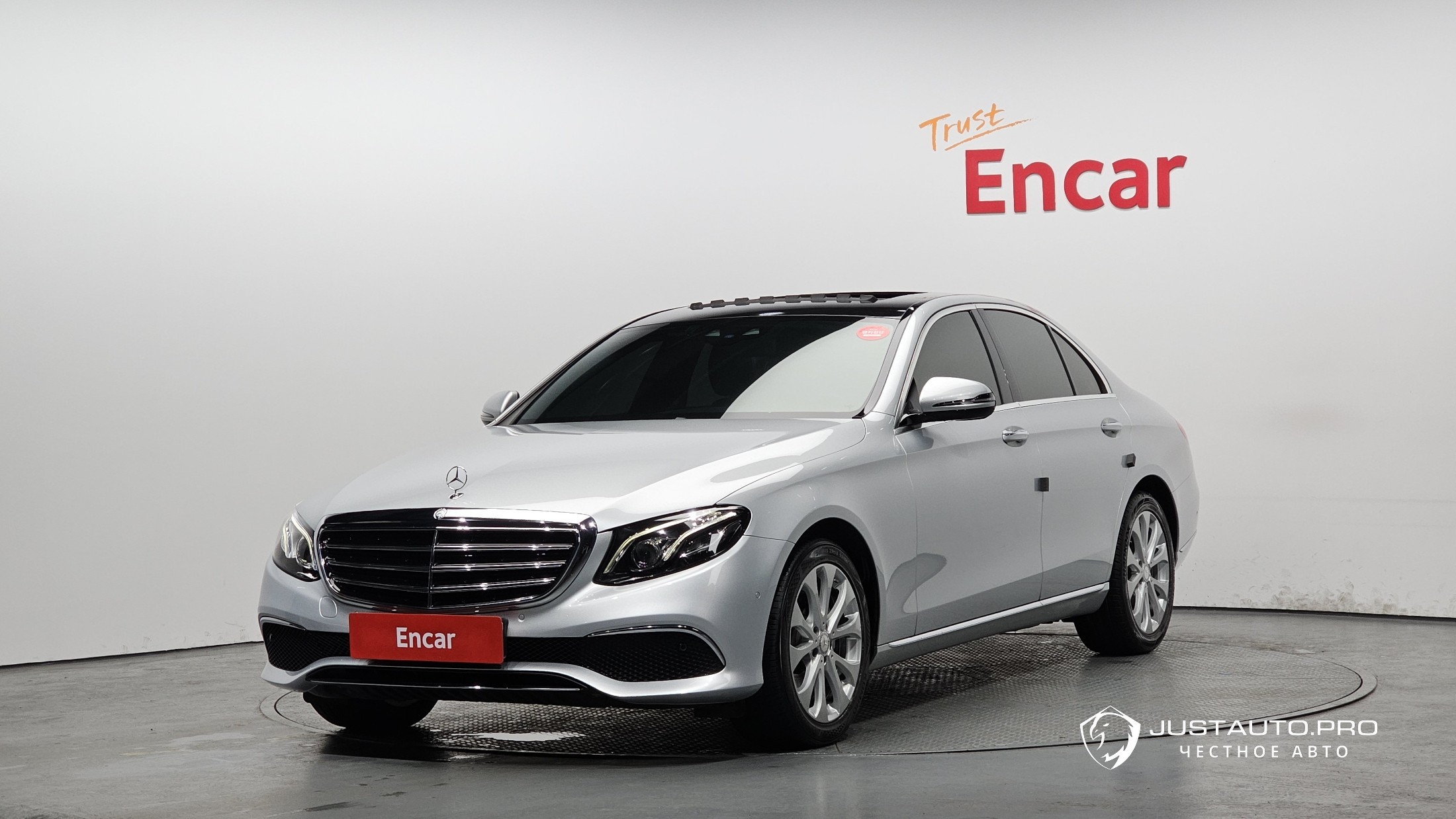 Автомобиль Mercedes-Benz E-Class