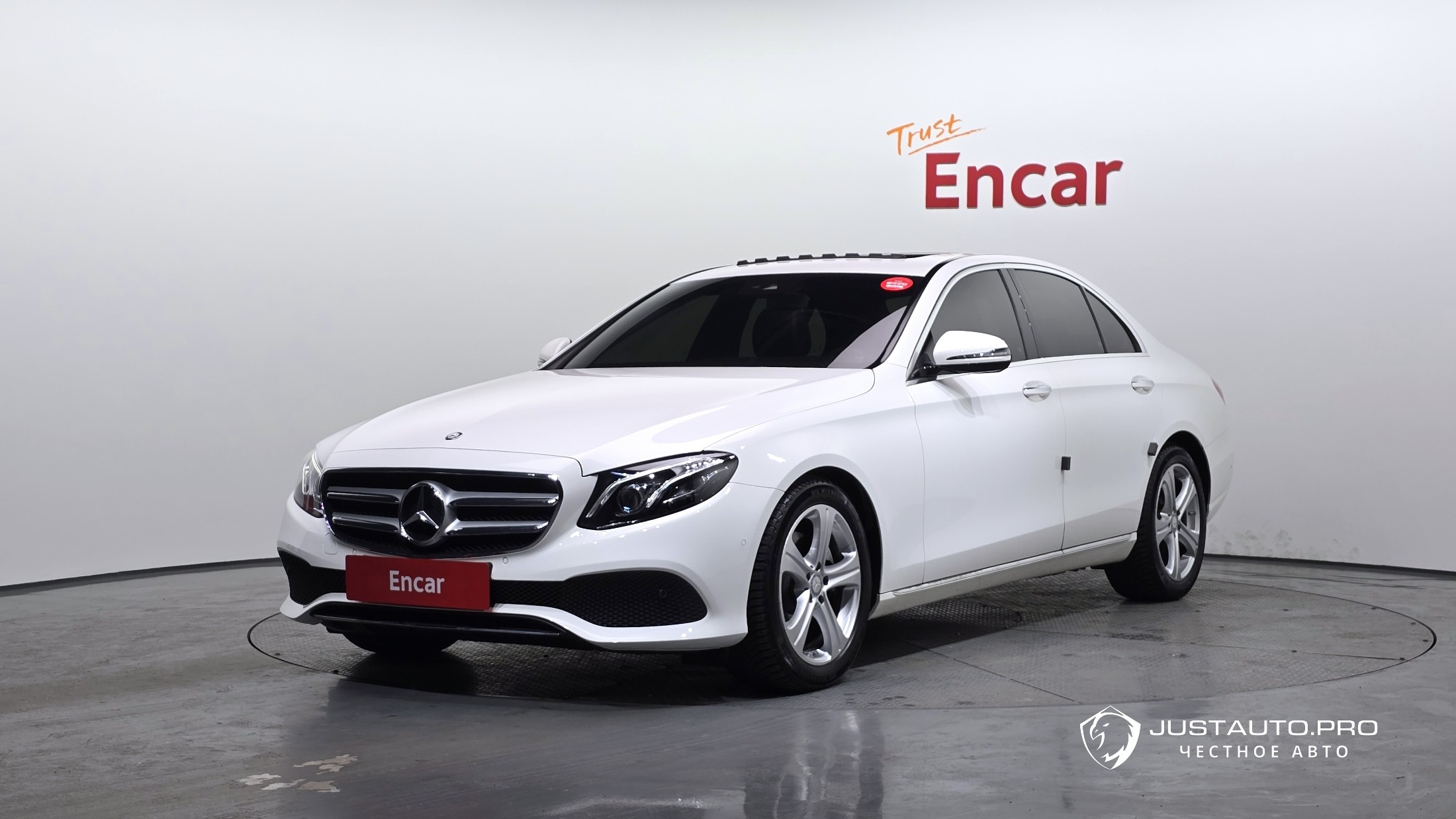 Автомобиль Mercedes-Benz E-Class