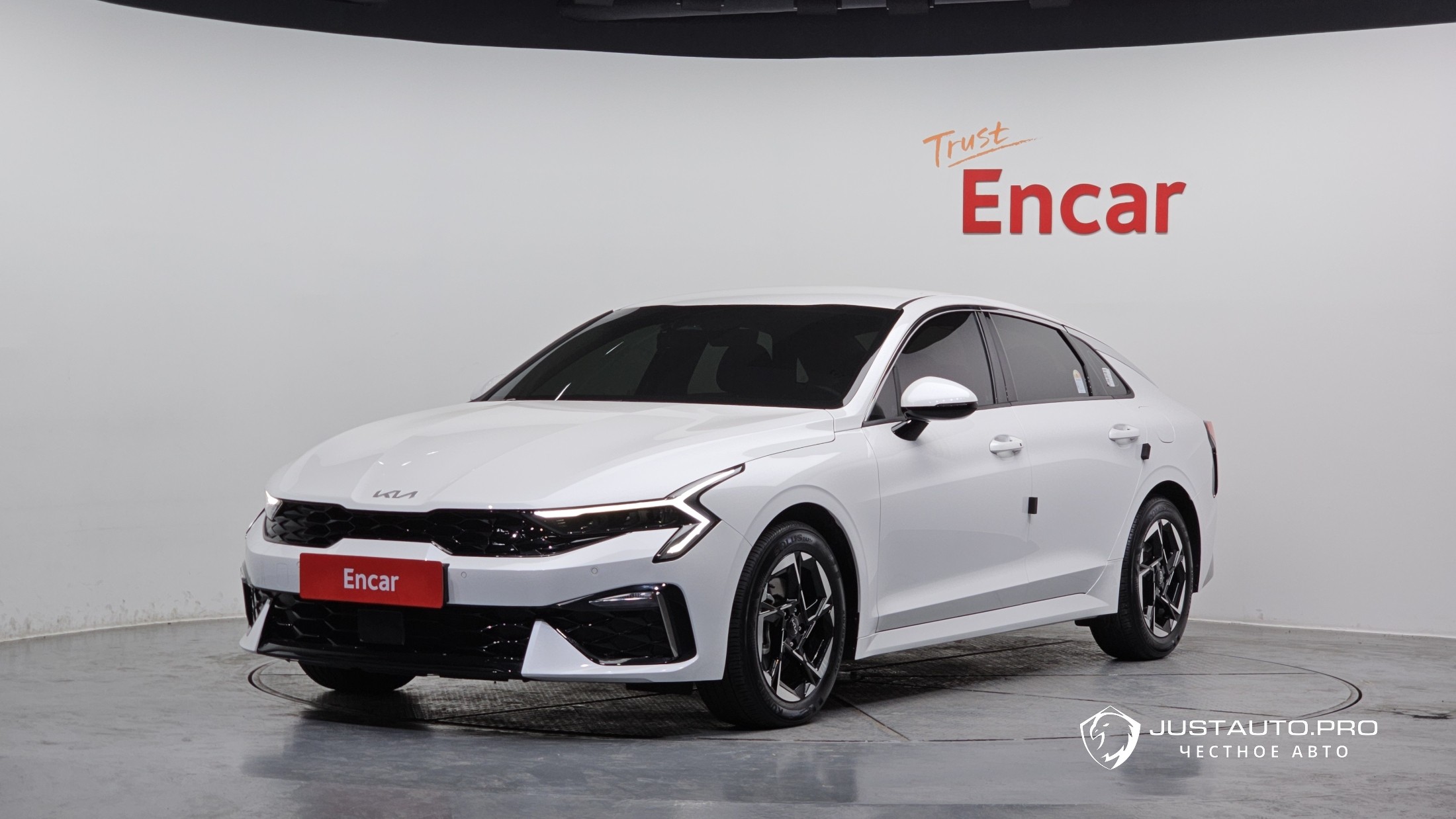 Автомобиль Kia K5