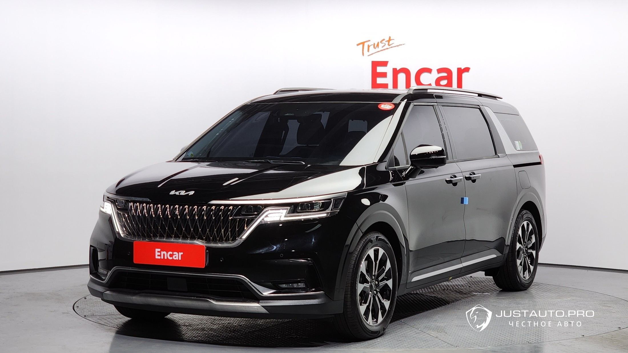 Автомобиль Kia Canival