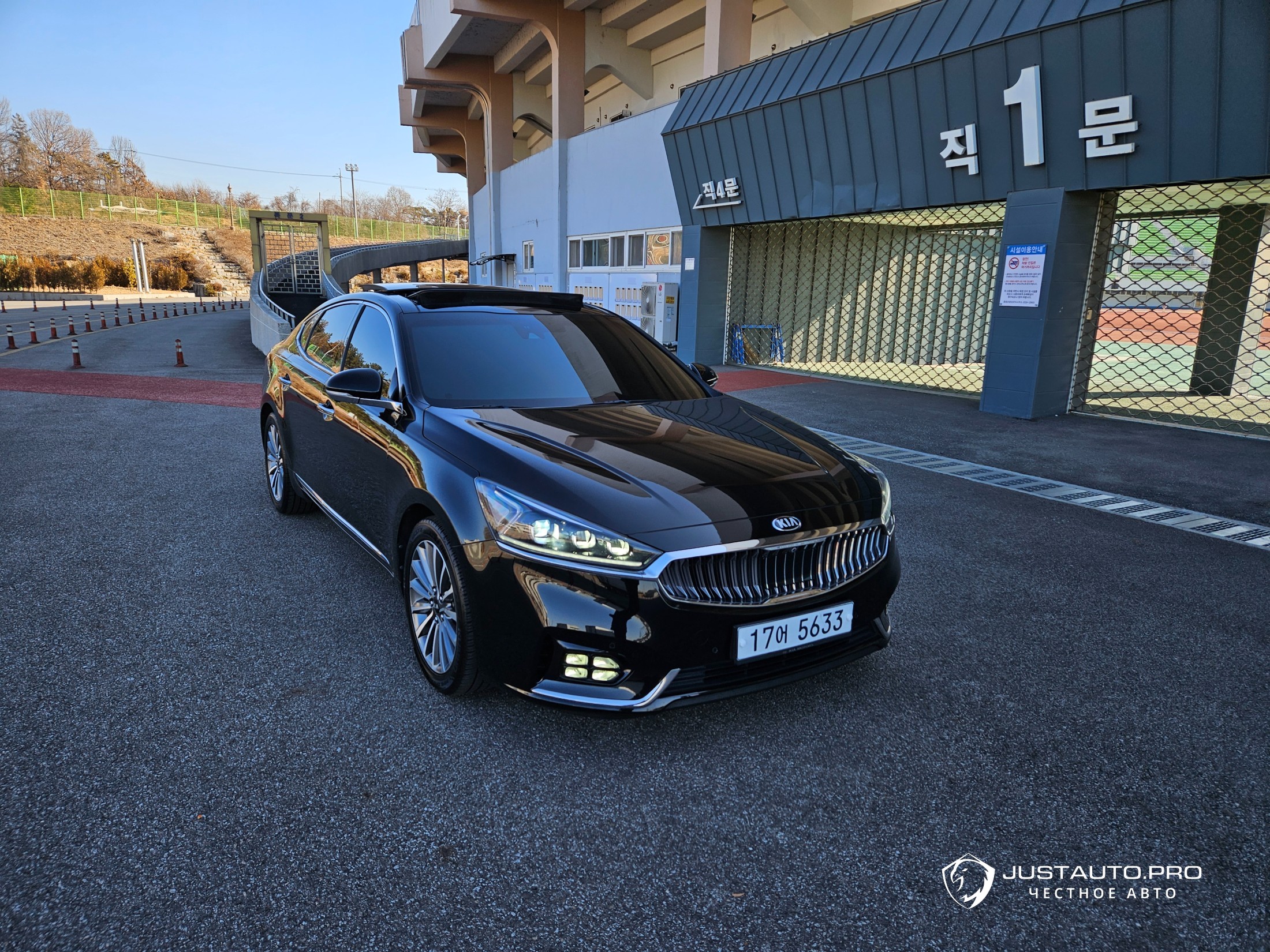 Автомобиль Kia K7