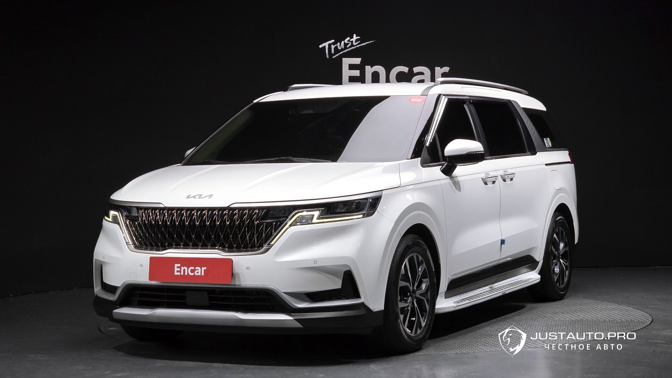 Автомобиль Kia Canival