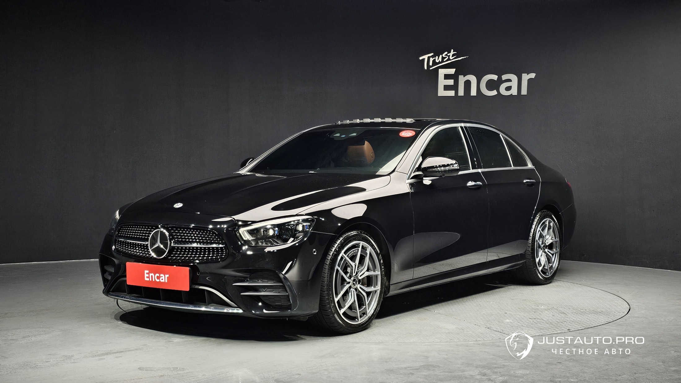 Автомобиль Mercedes-Benz E-Class