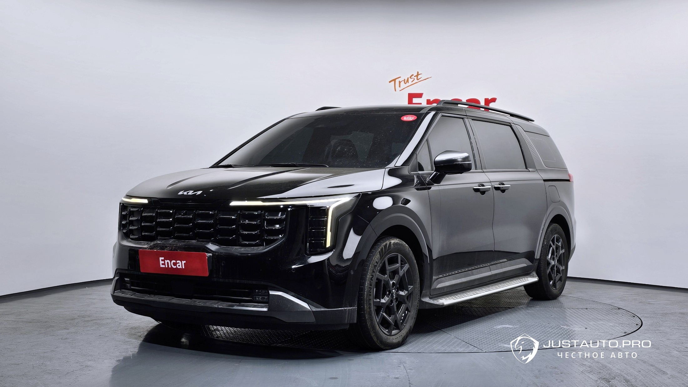 Автомобиль Kia Canival