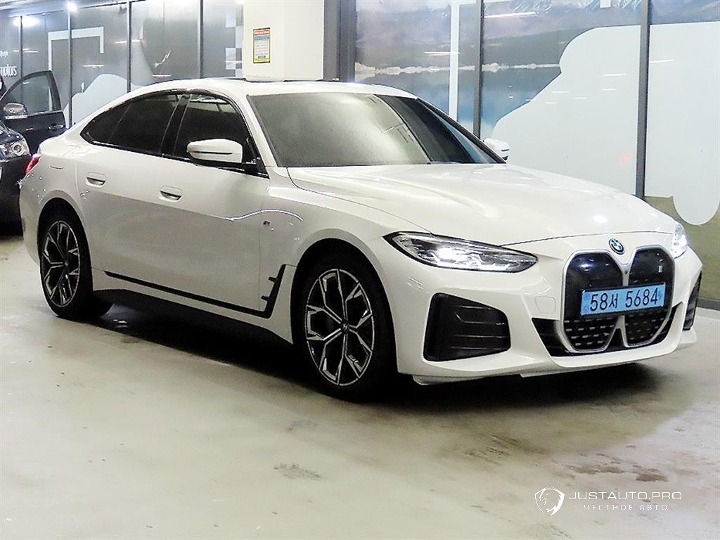 Автомобиль BMW i4