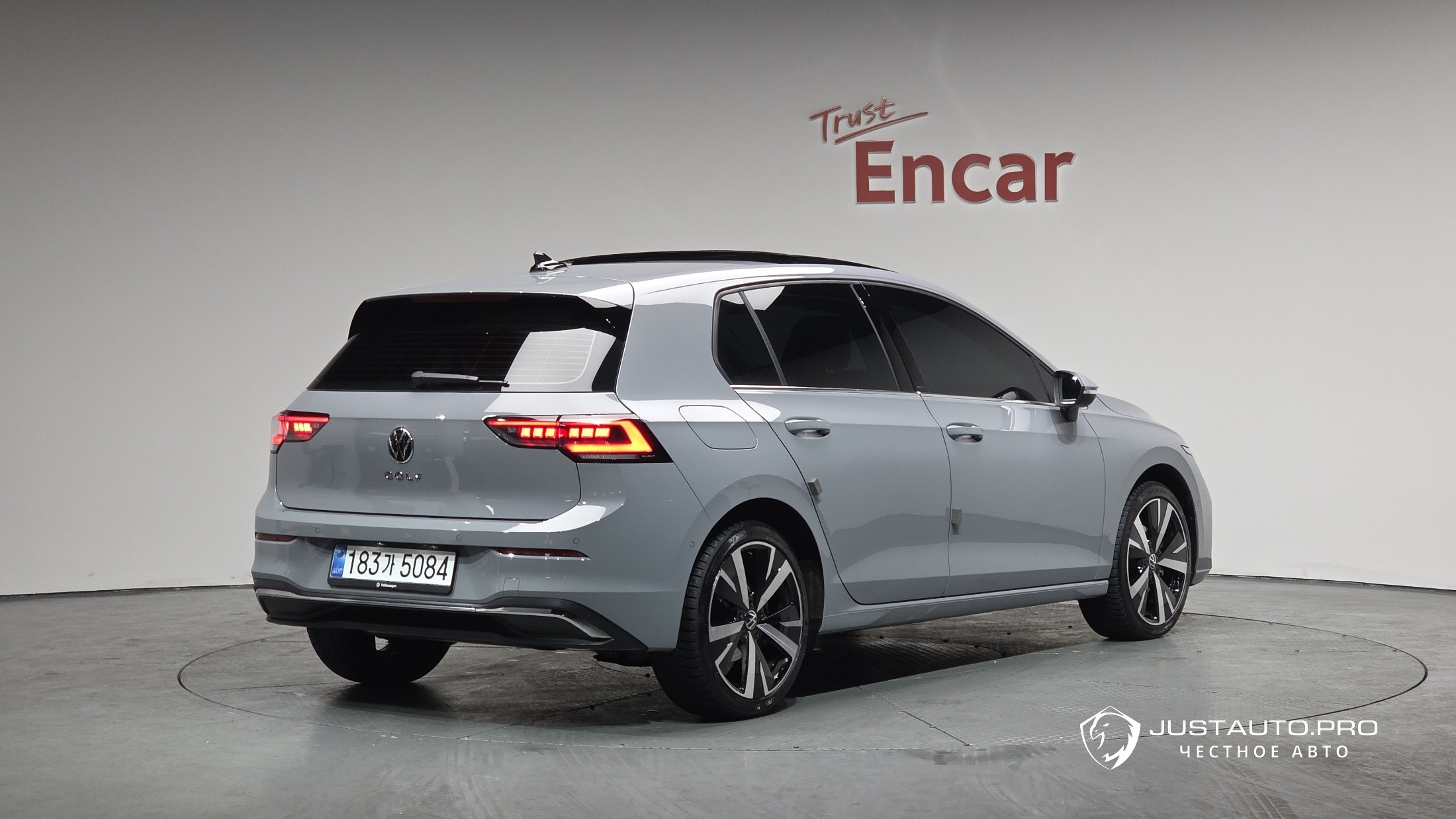 Автомобиль Volkswagen Golf