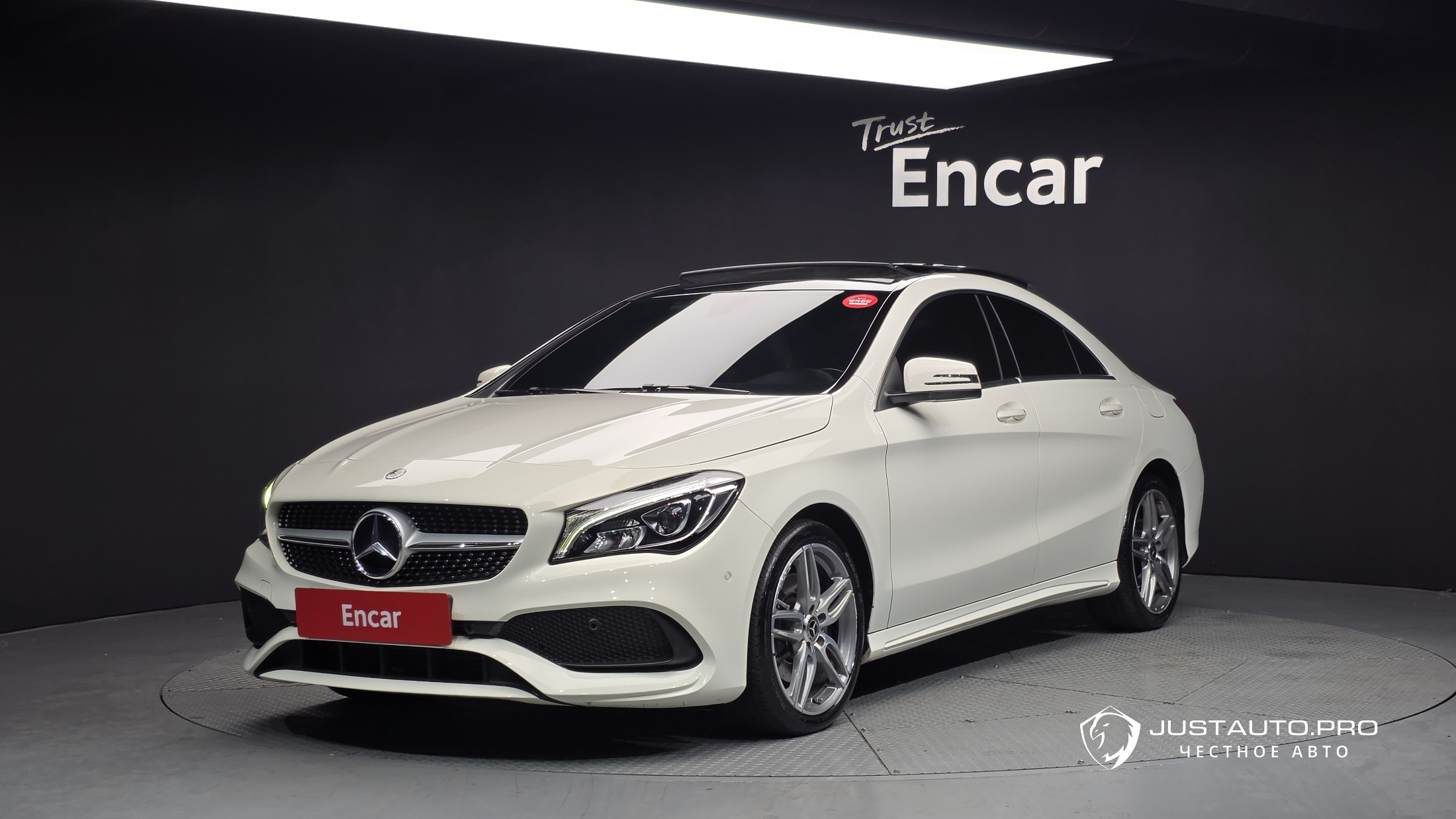 Автомобиль Mercedes-Benz CLA-Class