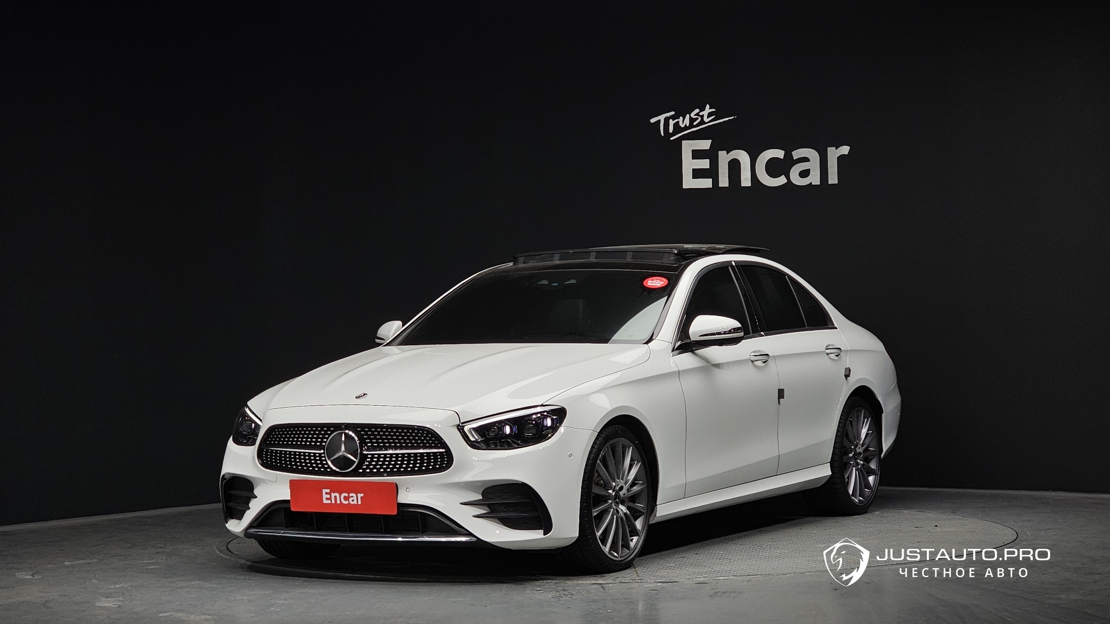 Автомобиль Mercedes-Benz E-Class
