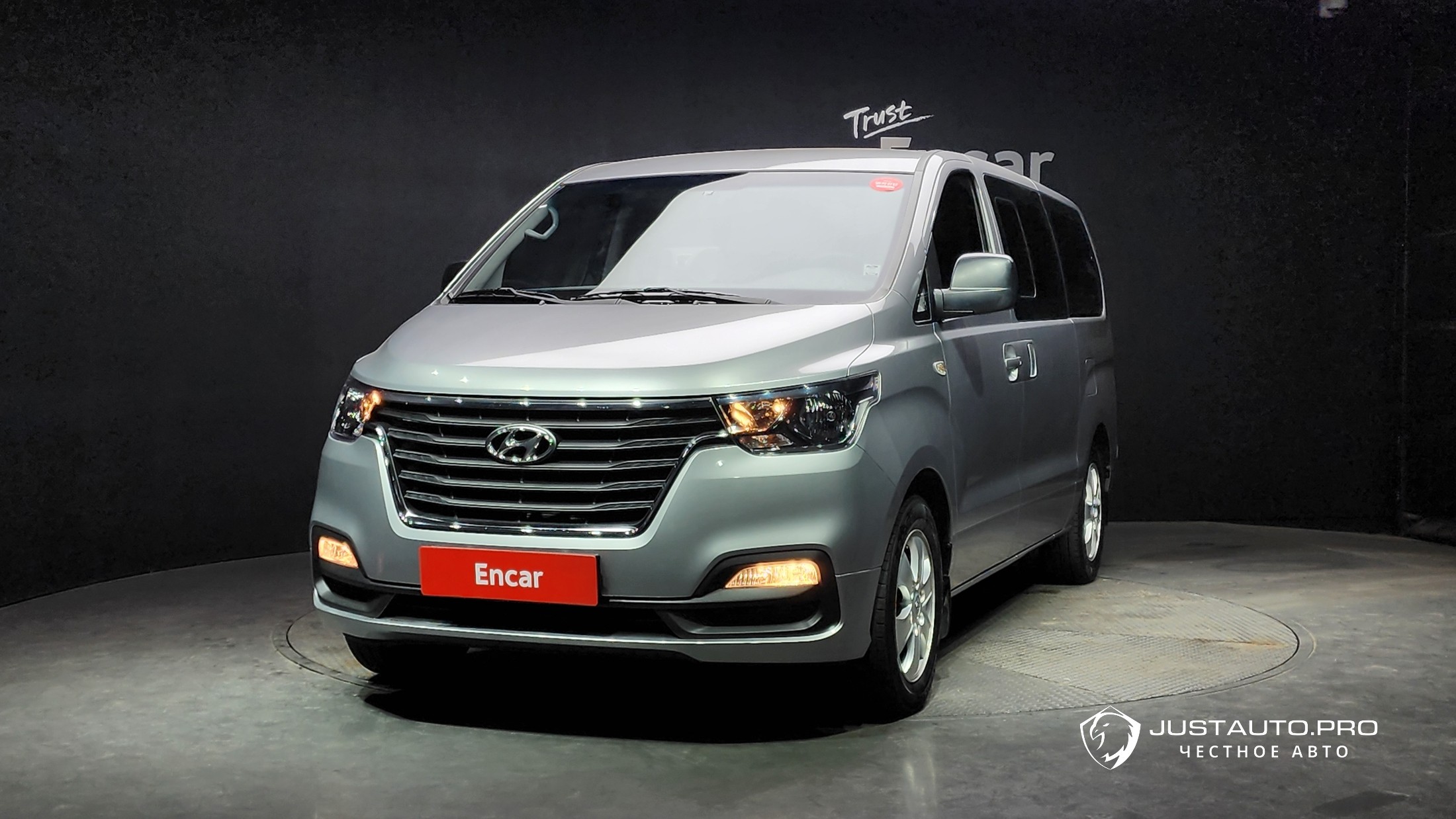 Автомобиль Hyundai Starex