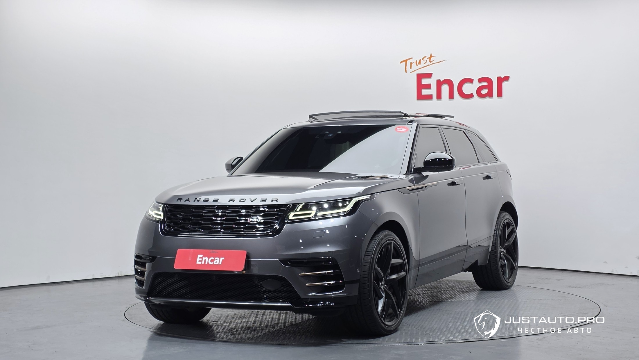 Автомобиль Land Rover Range Rover Velar