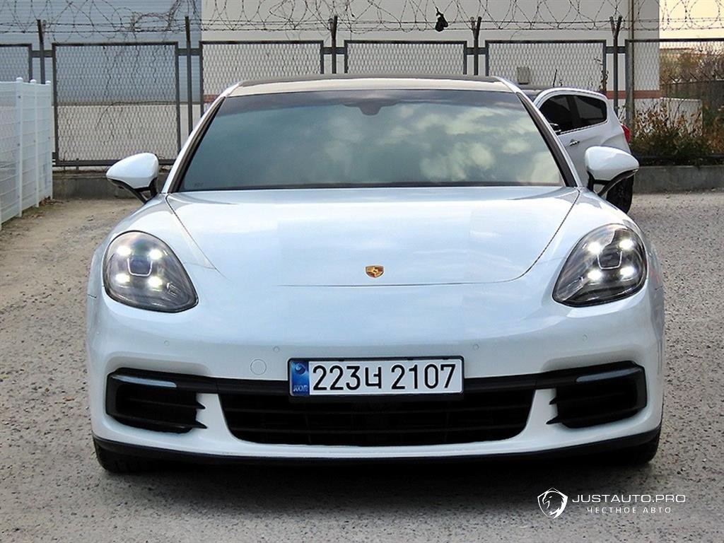 Автомобиль Porsche Panamera