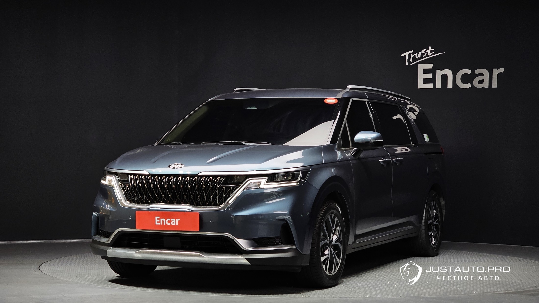 Автомобиль Kia Canival