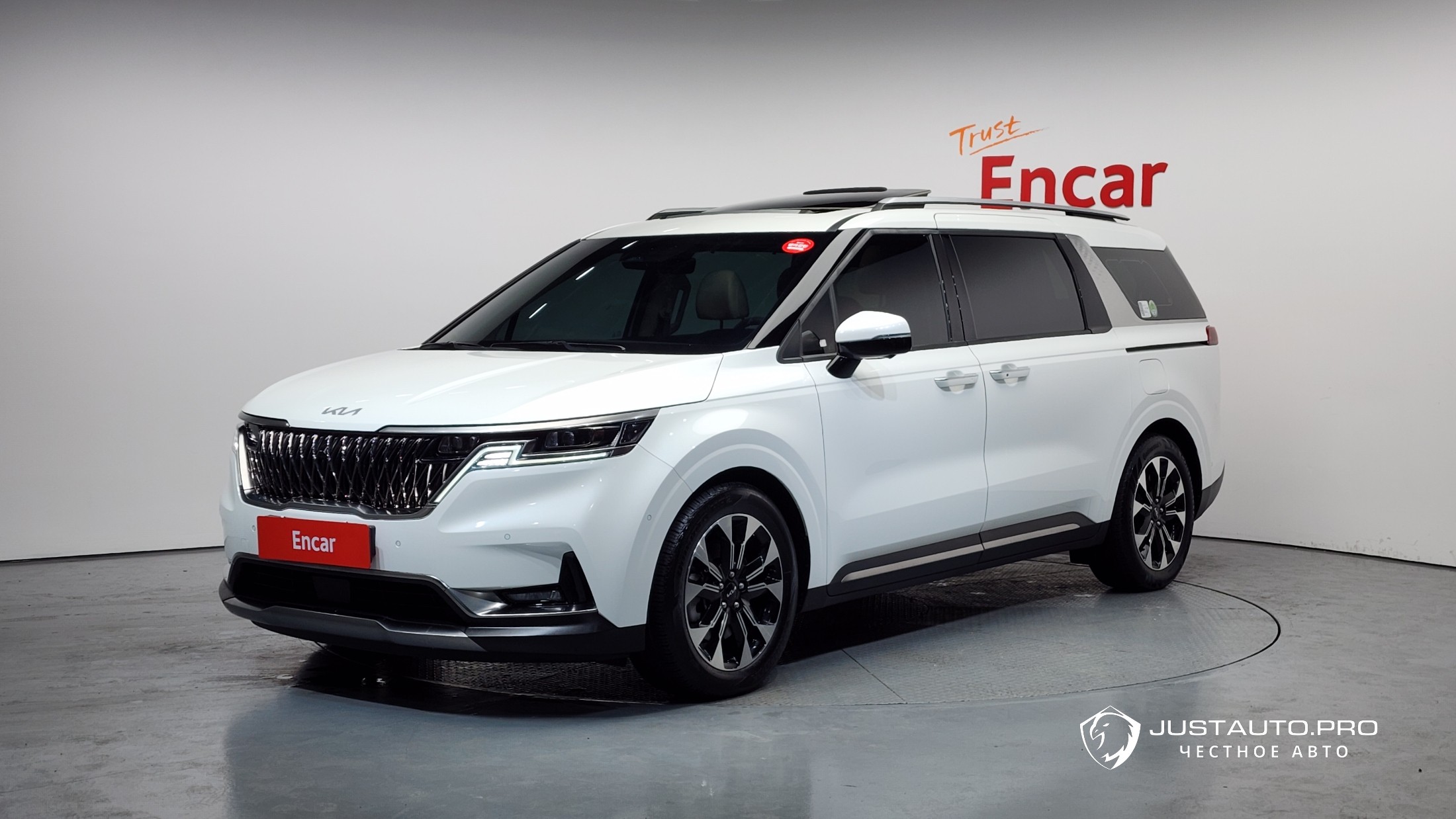 Автомобиль Kia Canival