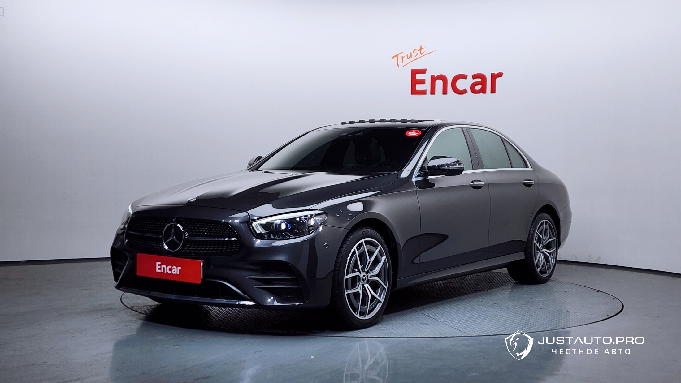 Автомобиль Mercedes-Benz E-Class