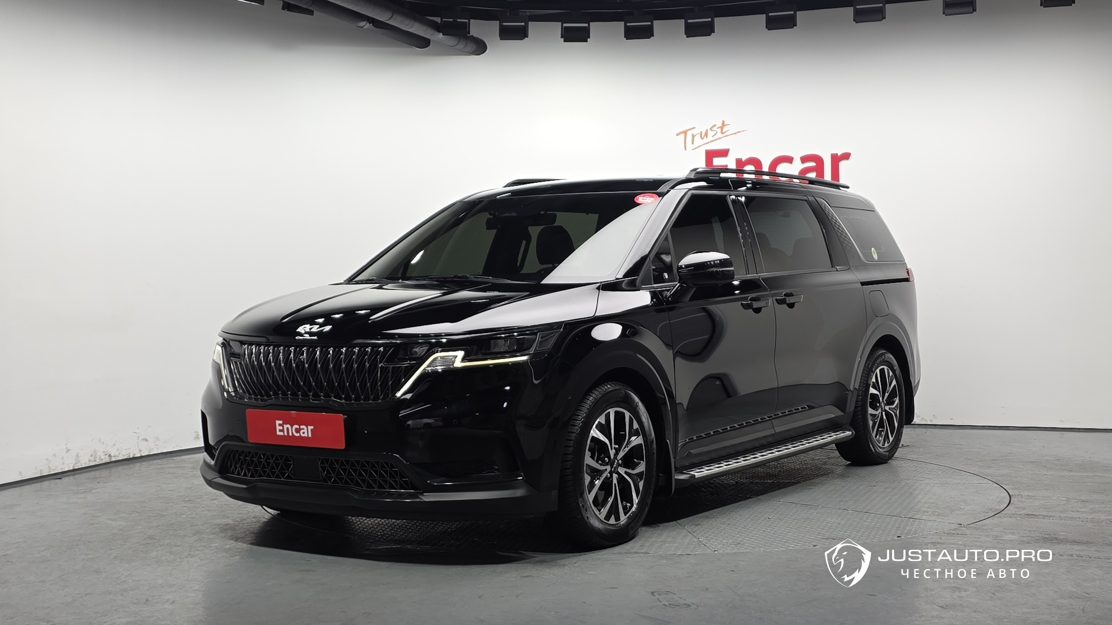 Автомобиль Kia Canival