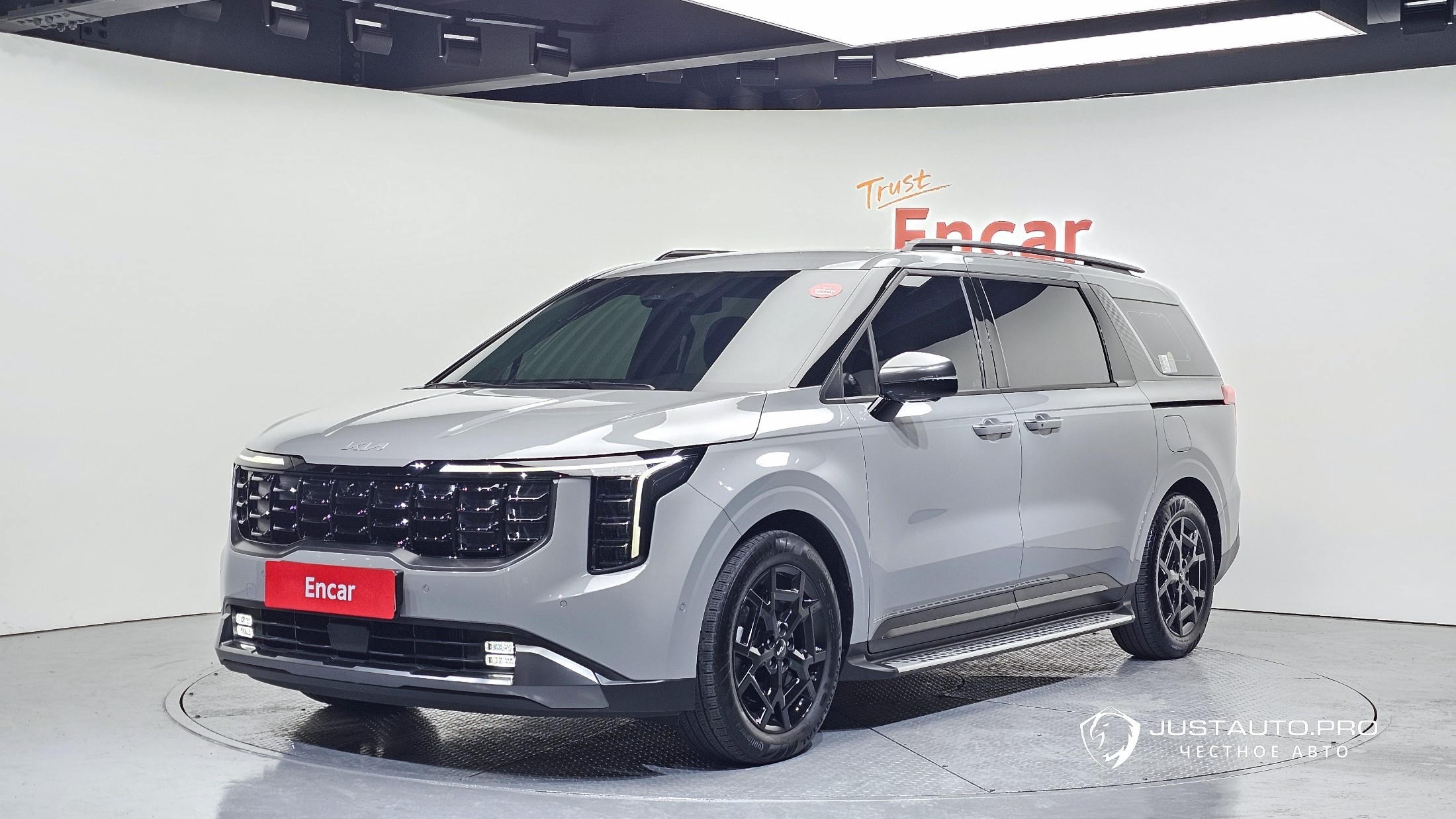 Автомобиль Kia Canival