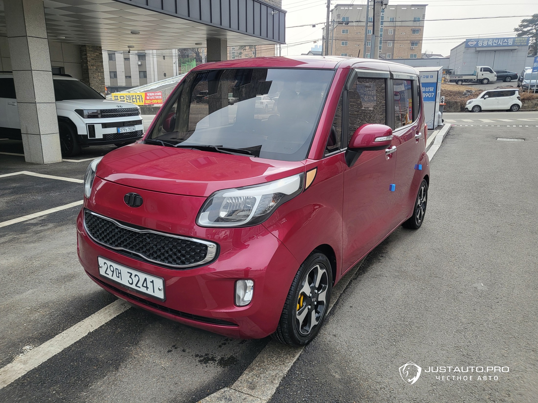 Автомобиль Kia RAY