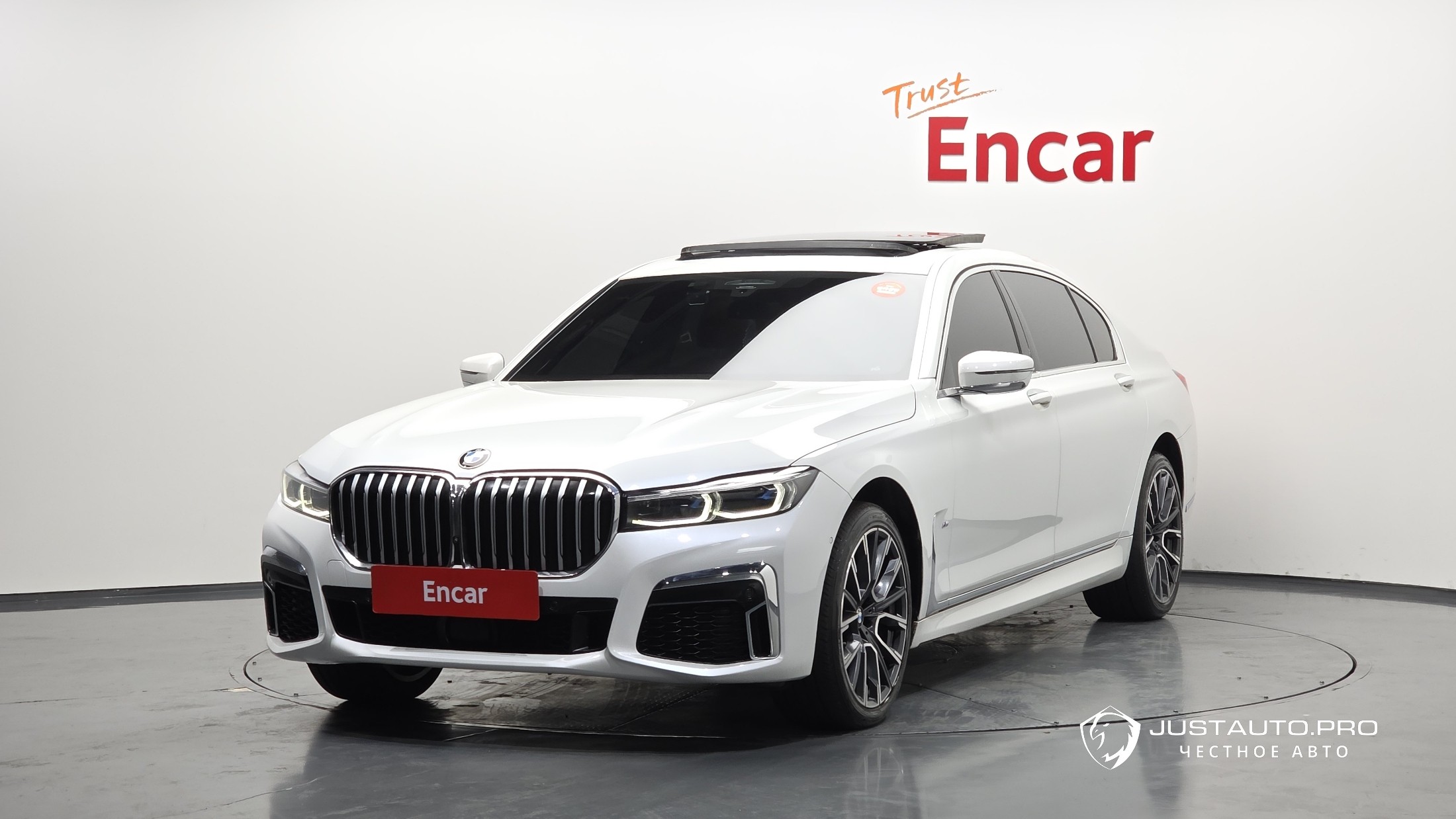 Автомобиль BMW 7-Series