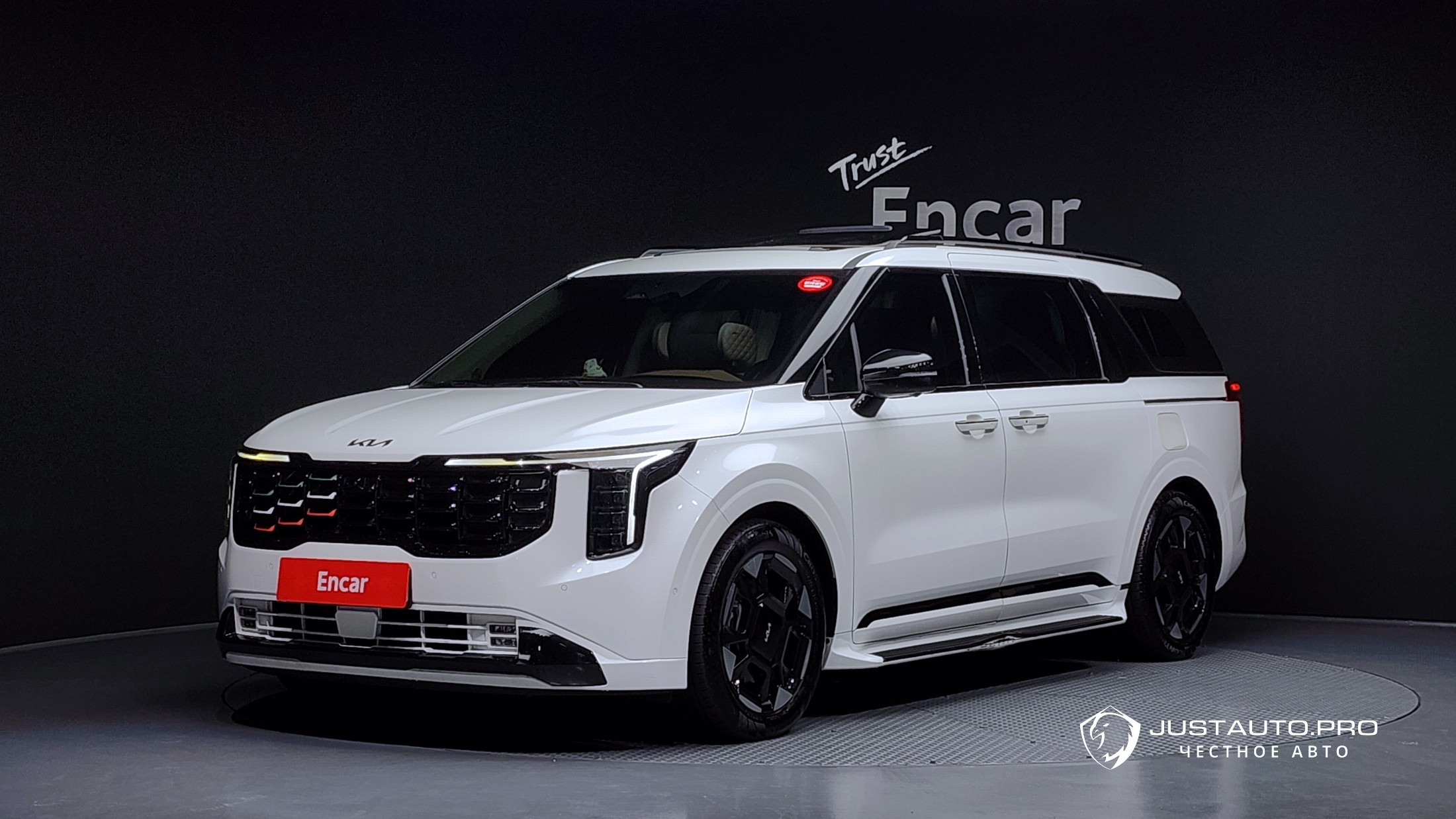 Автомобиль Kia Canival