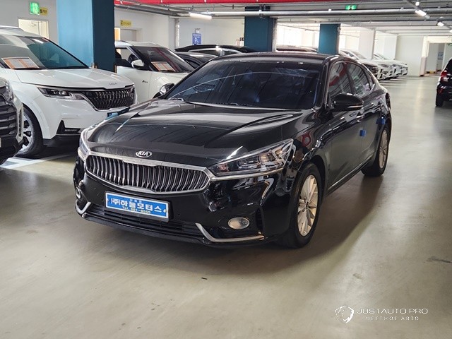 Автомобиль Kia K7