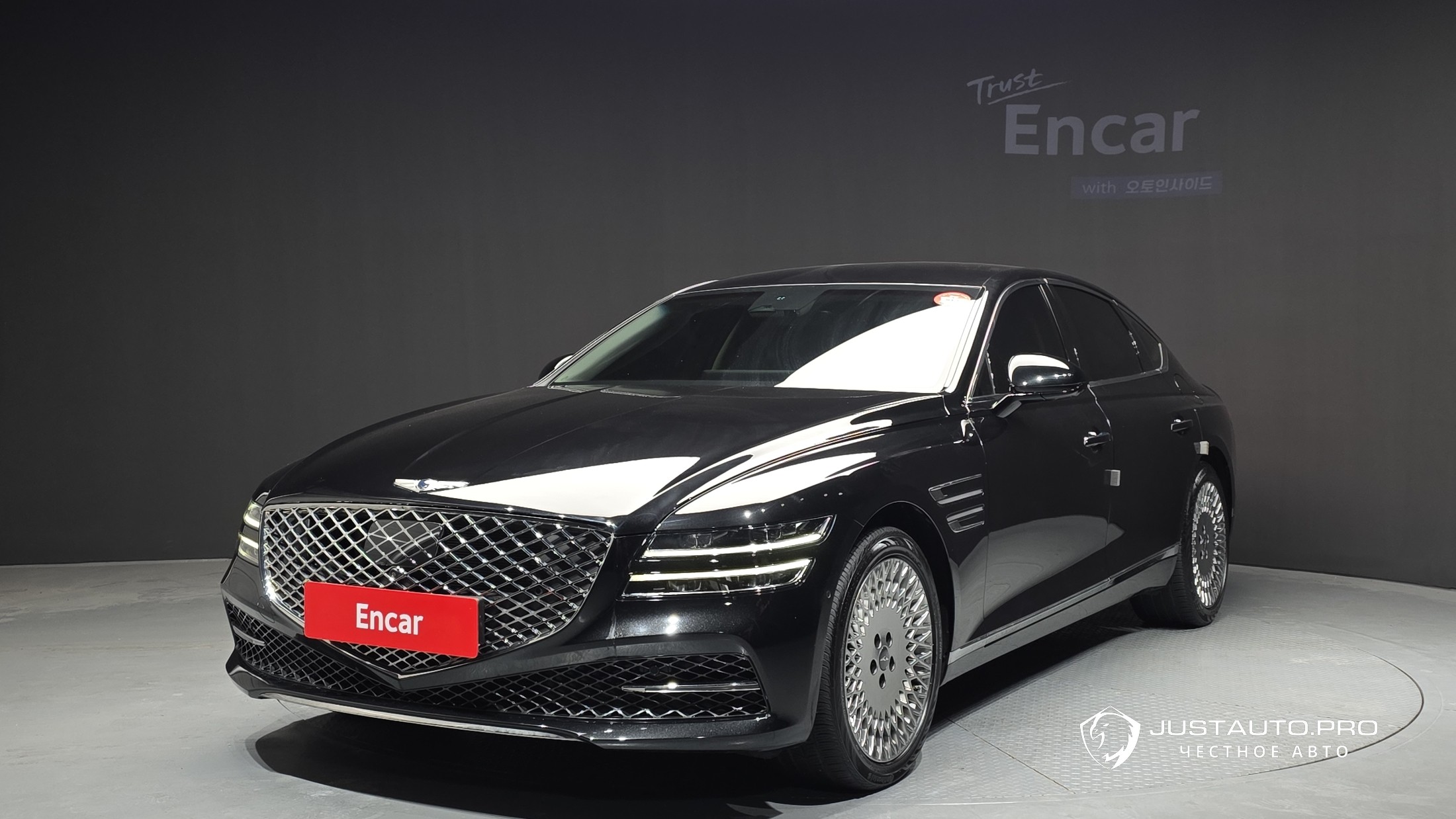 Автомобиль Genesis G80