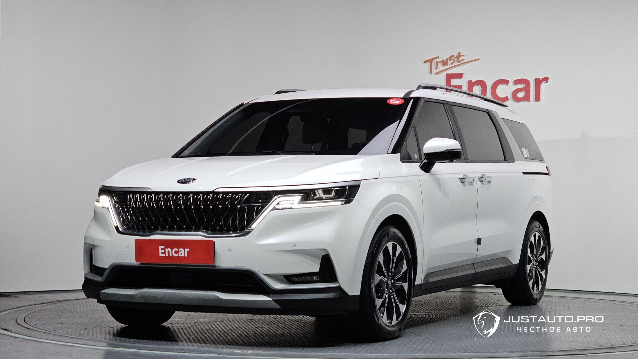 Автомобиль Kia Canival