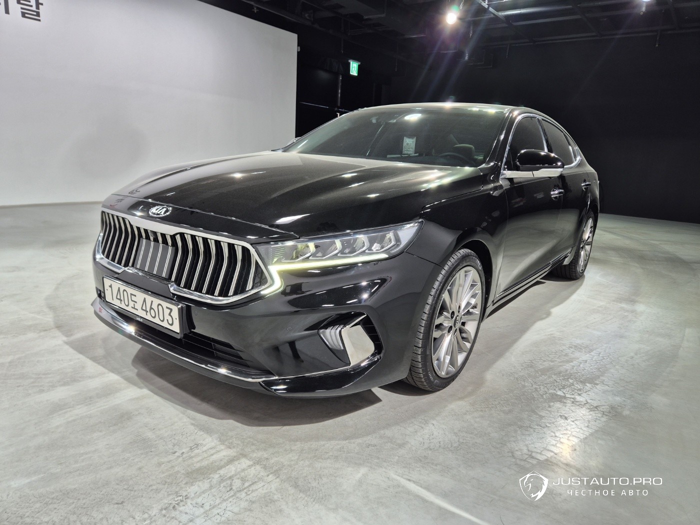 Автомобиль Kia K7