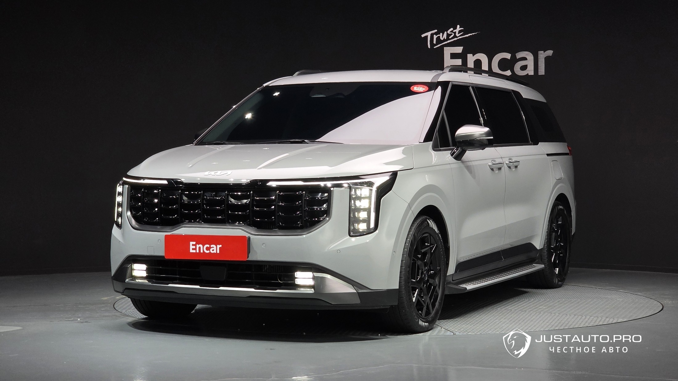 Автомобиль Kia Canival