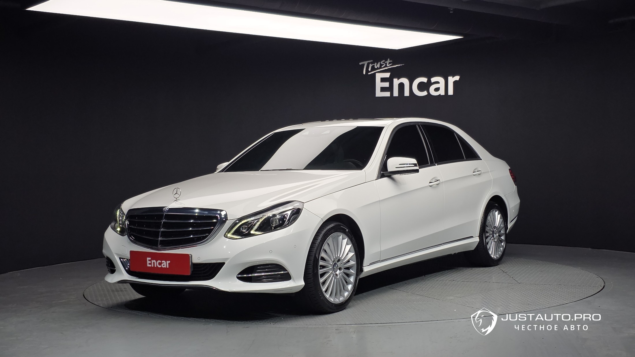 Автомобиль Mercedes-Benz E-Class