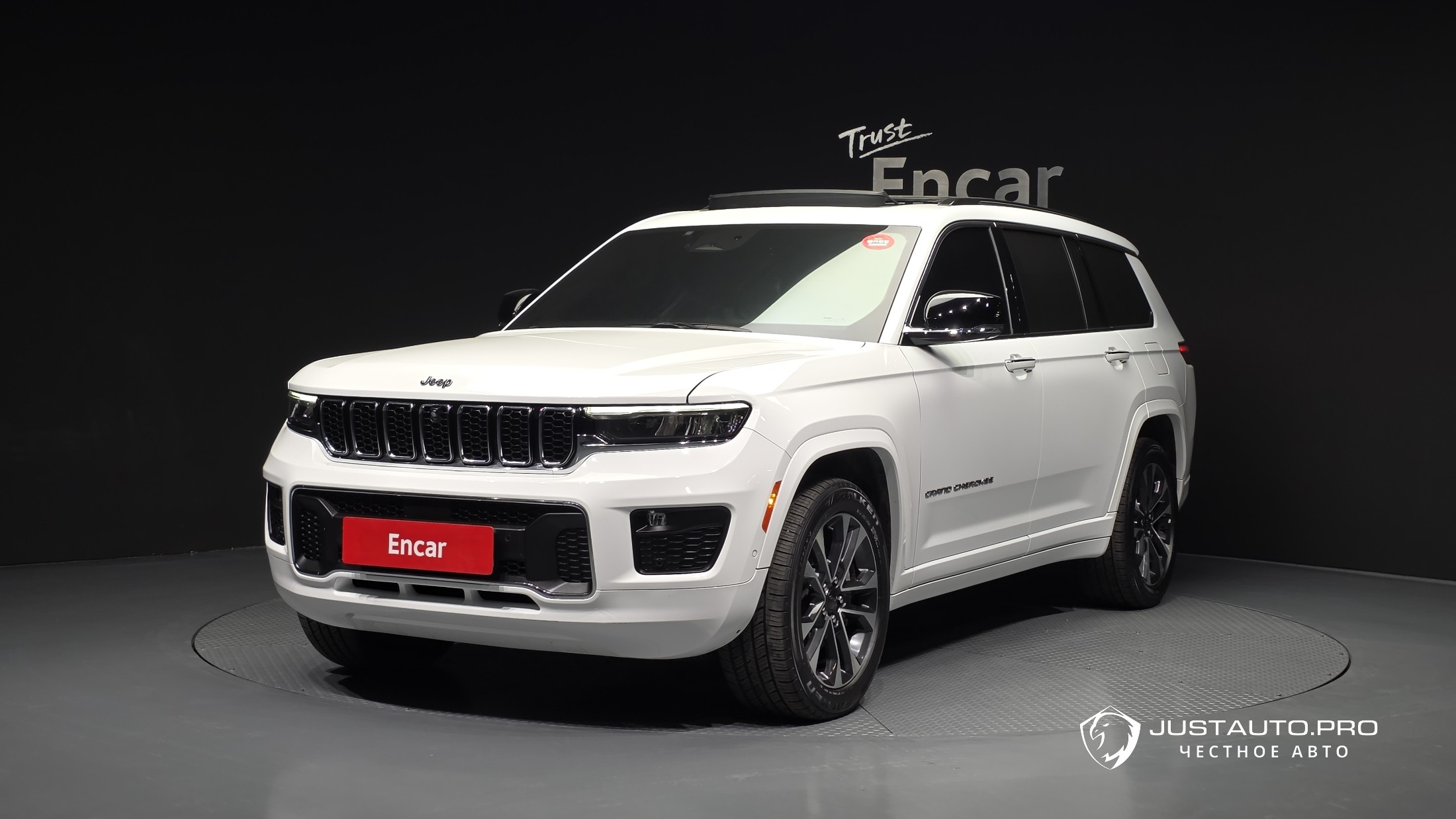Автомобиль Jeep Cherokee