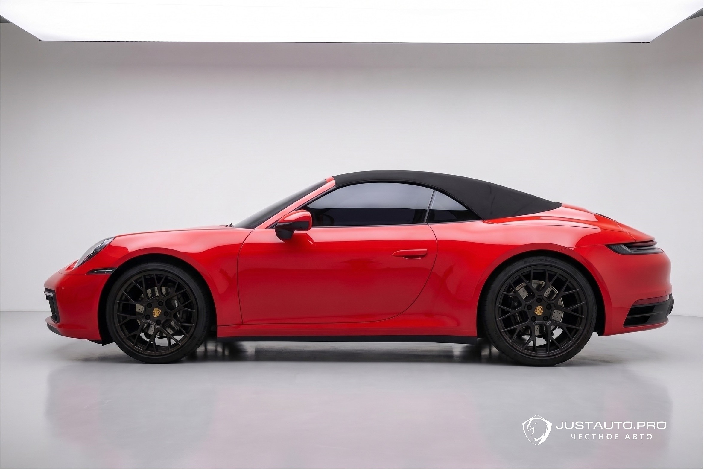 Автомобиль Porsche 911