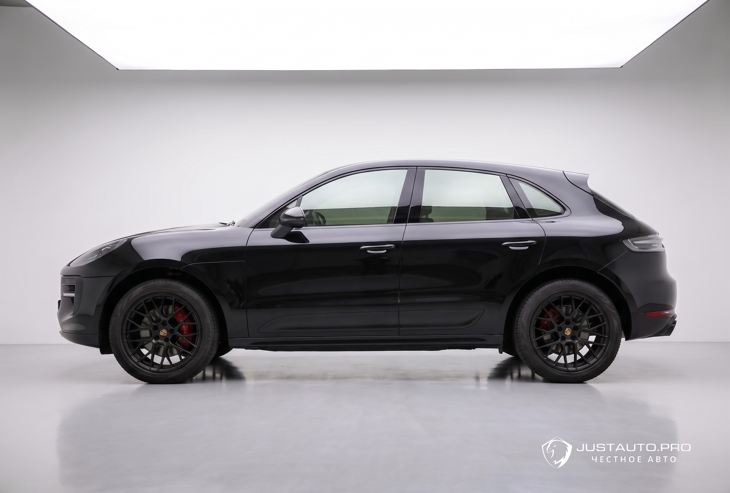 Автомобиль Porsche Macan