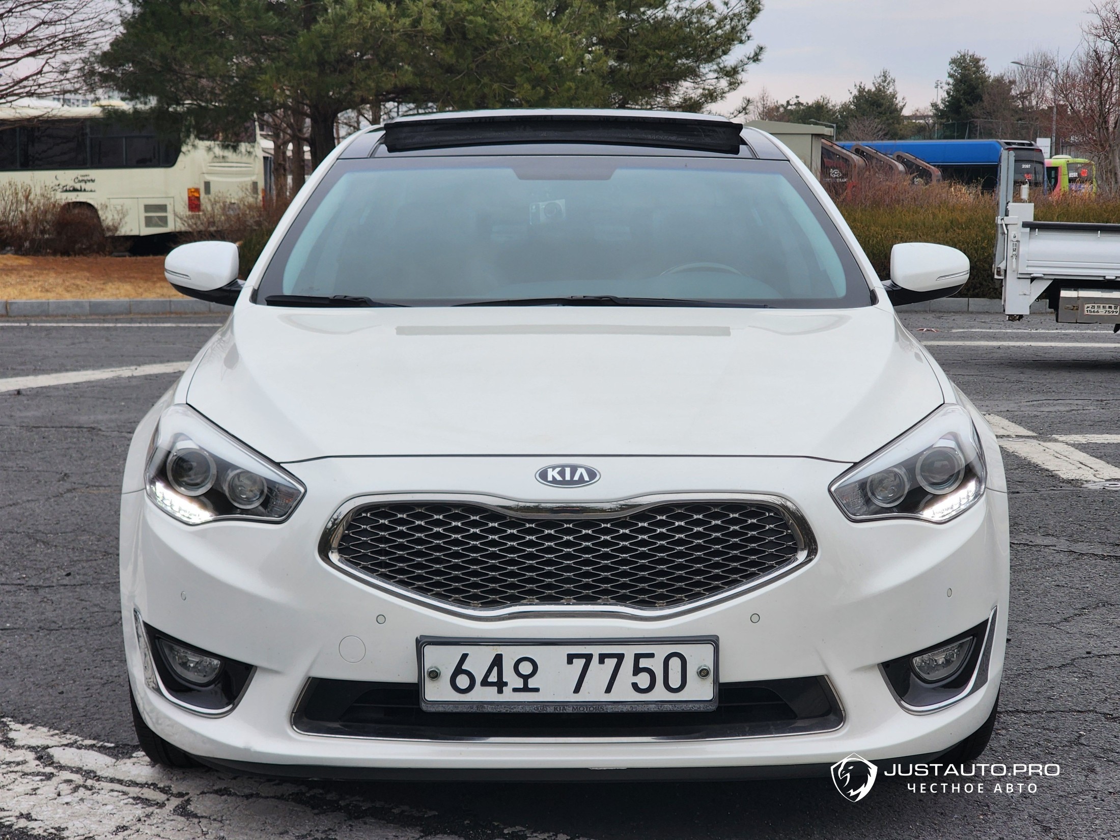 Автомобиль Kia K7