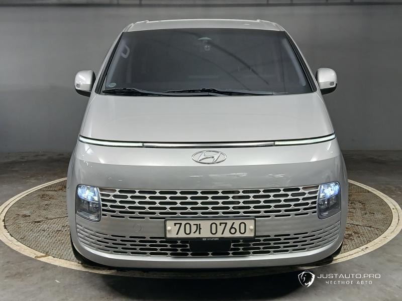 Автомобиль Hyundai Staria