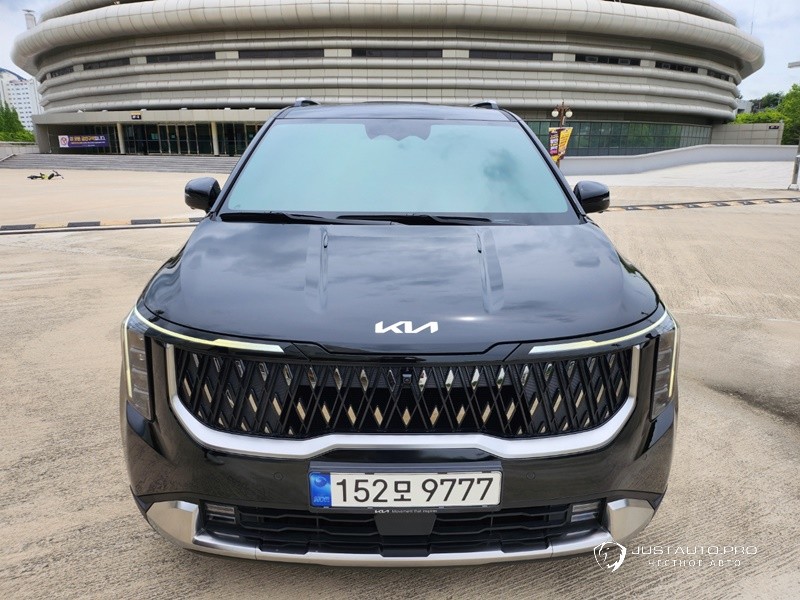 Автомобиль Kia Canival