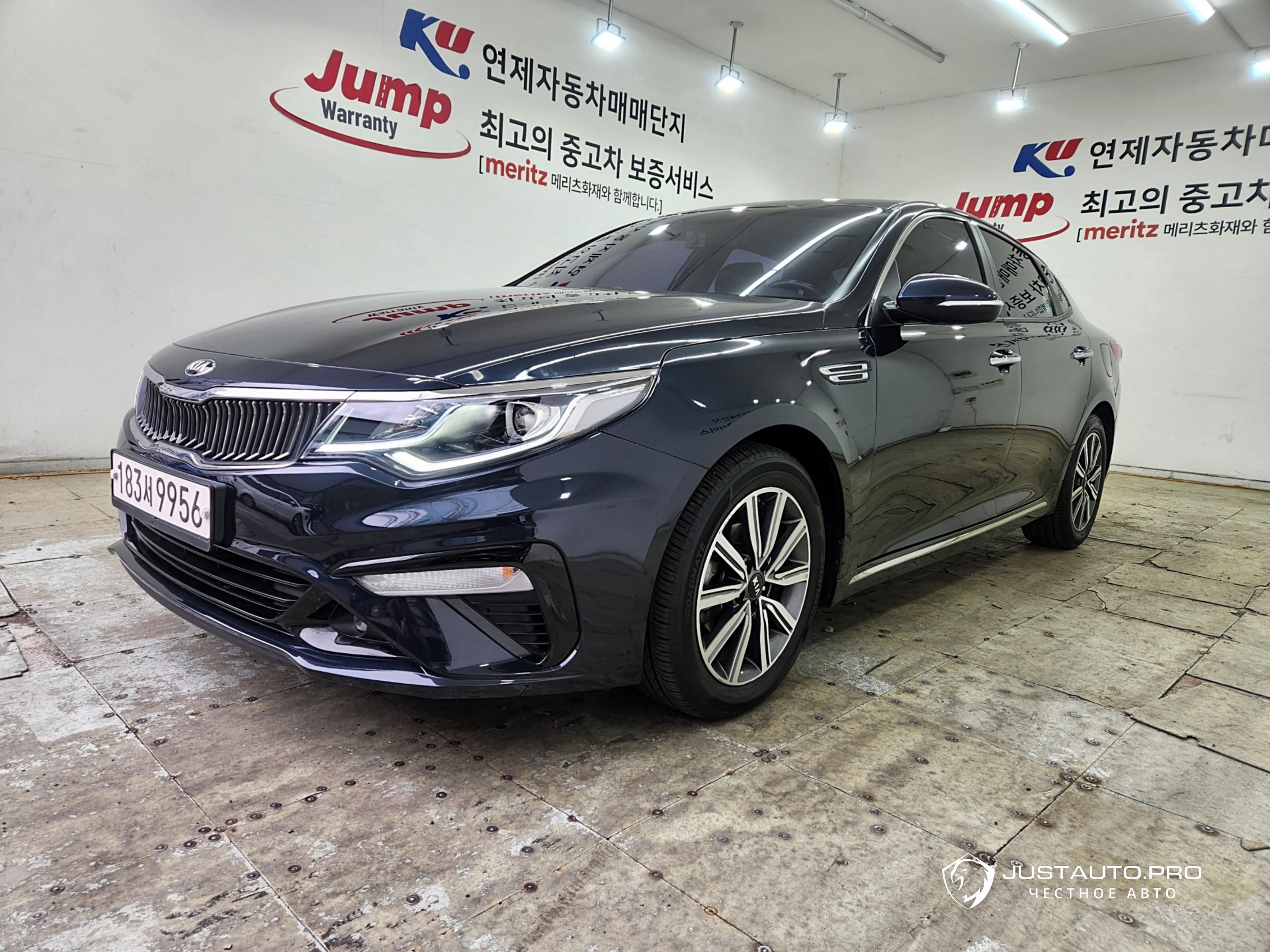 Автомобиль Kia K5