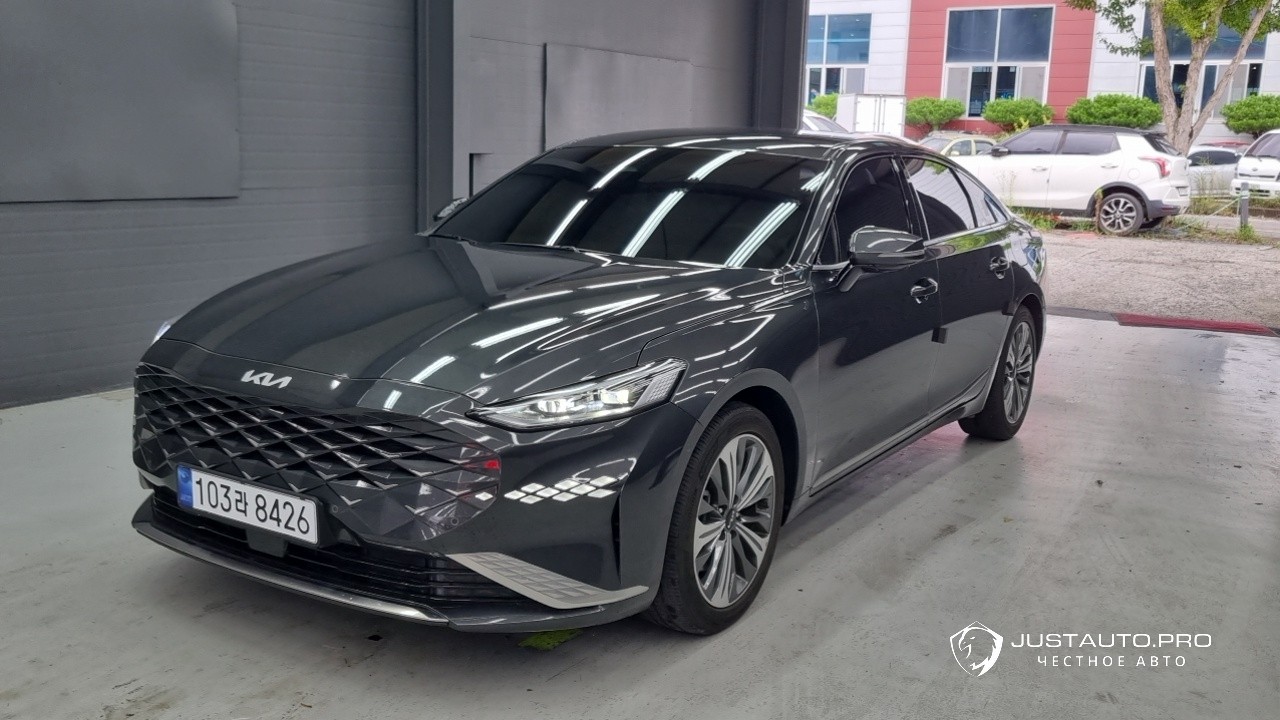 Автомобиль Kia K8