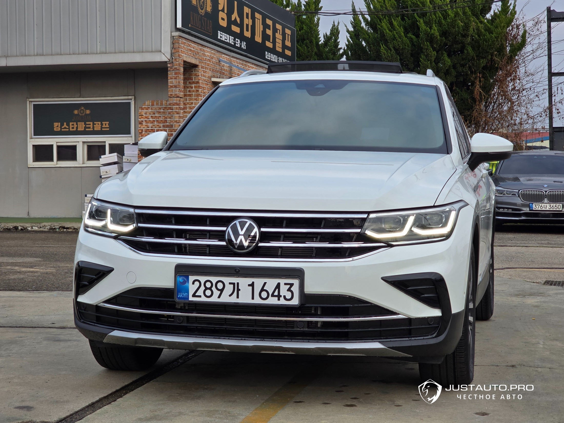 Автомобиль Volkswagen Tiguan