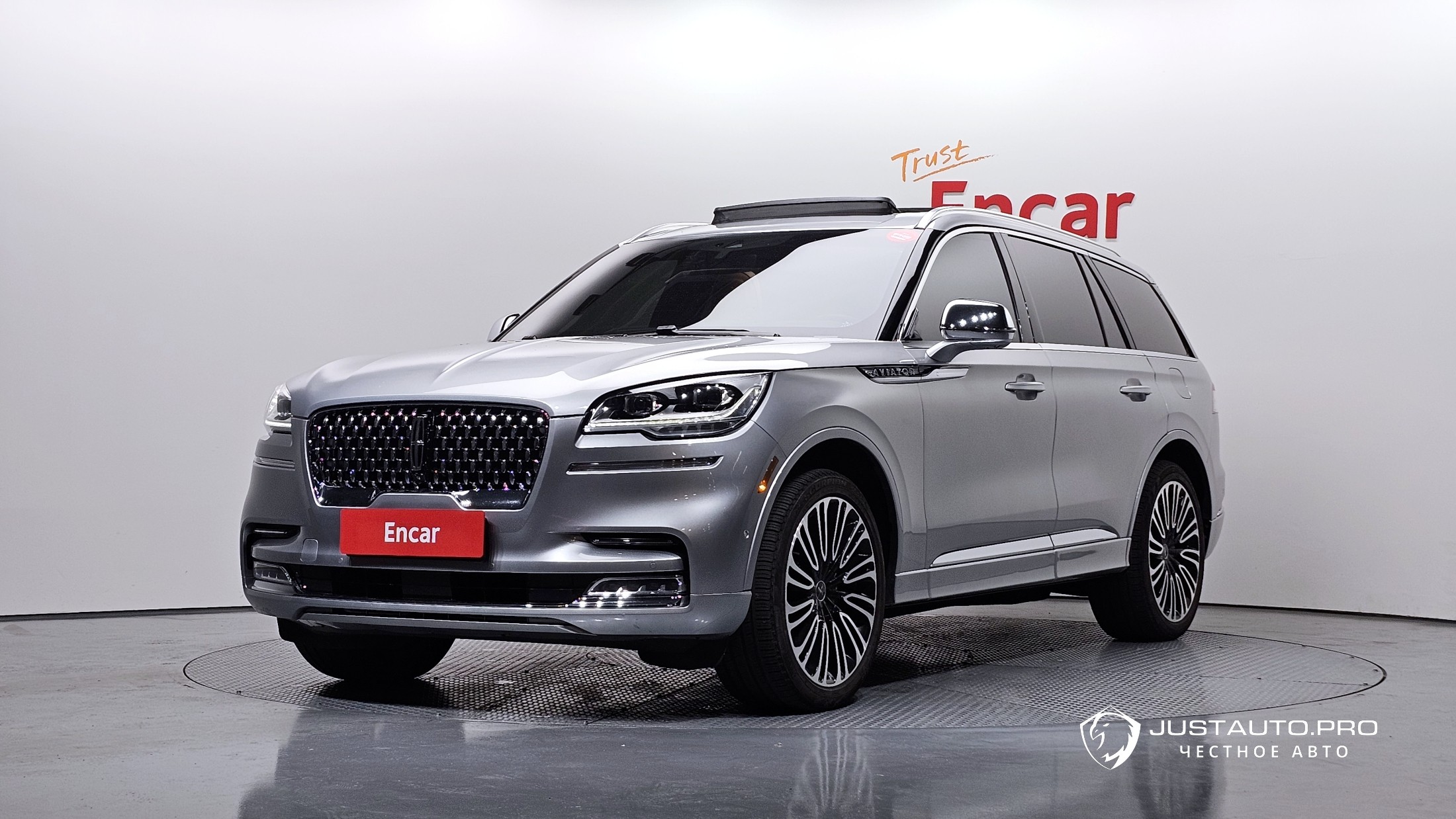 Автомобиль Lincoln Aviator