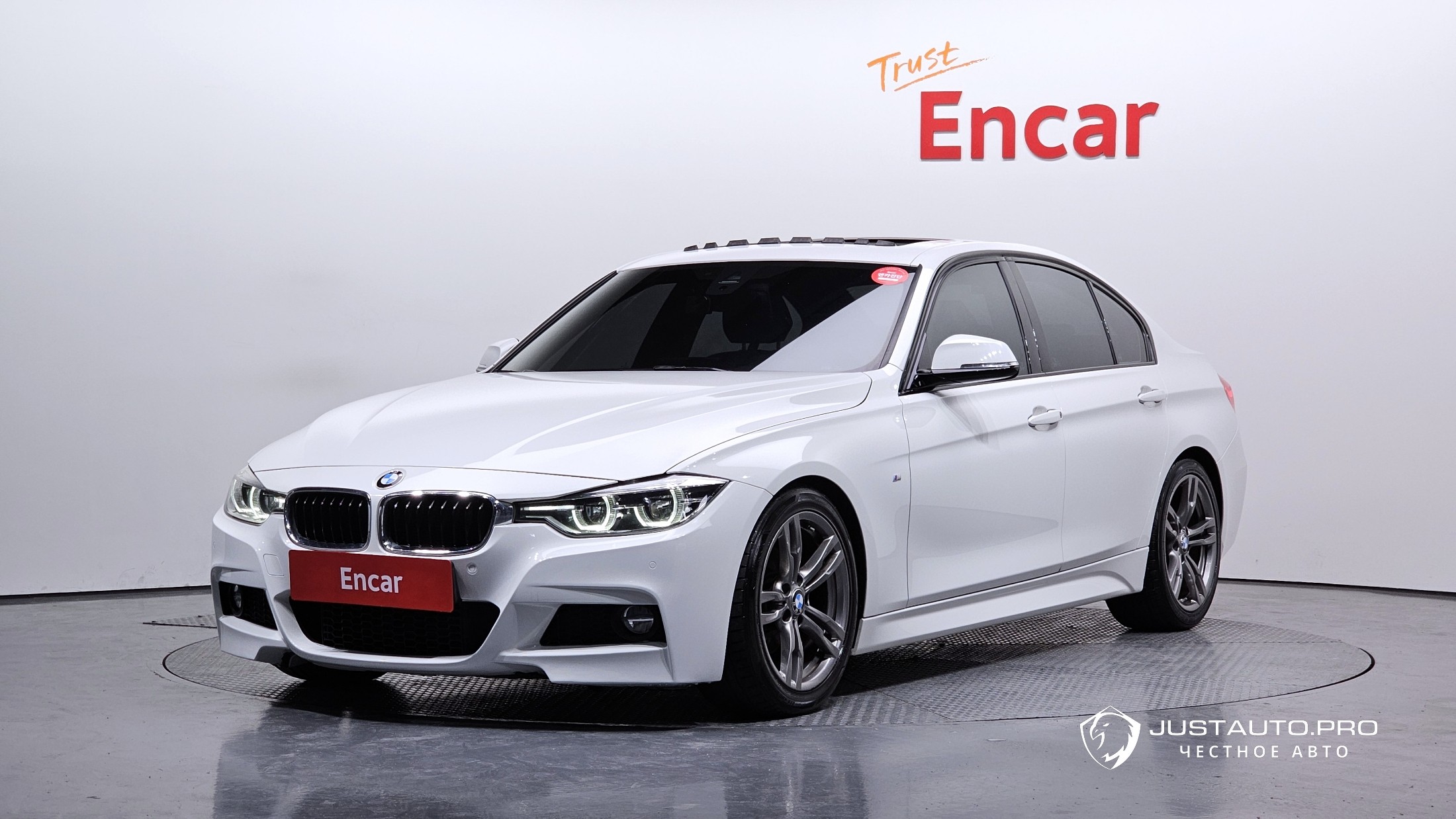 Автомобиль BMW 3-Series