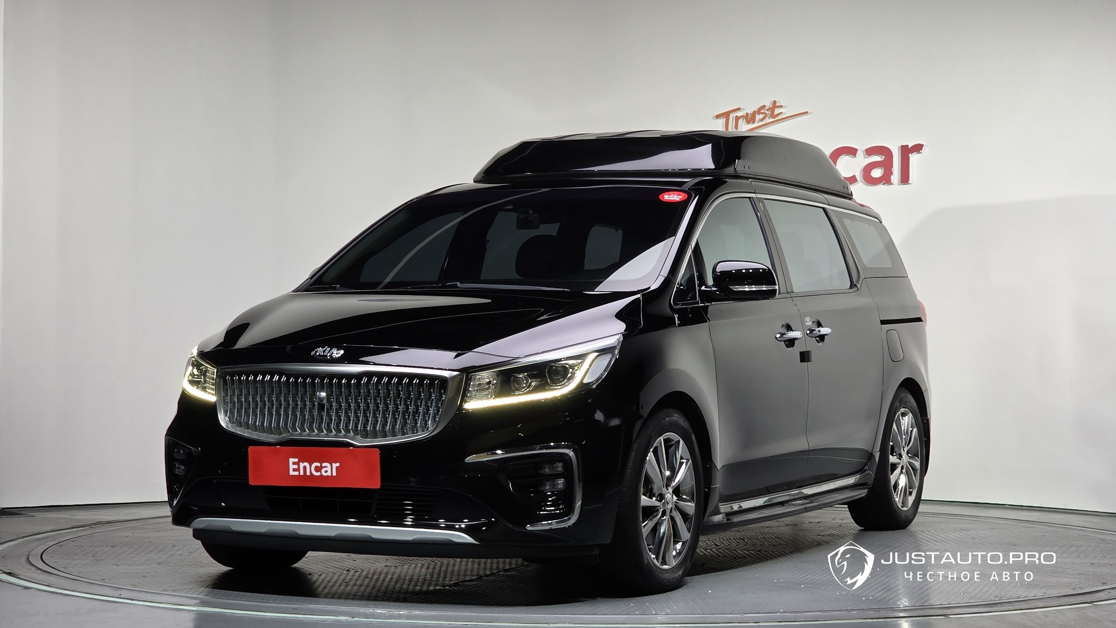 Автомобиль Kia Canival