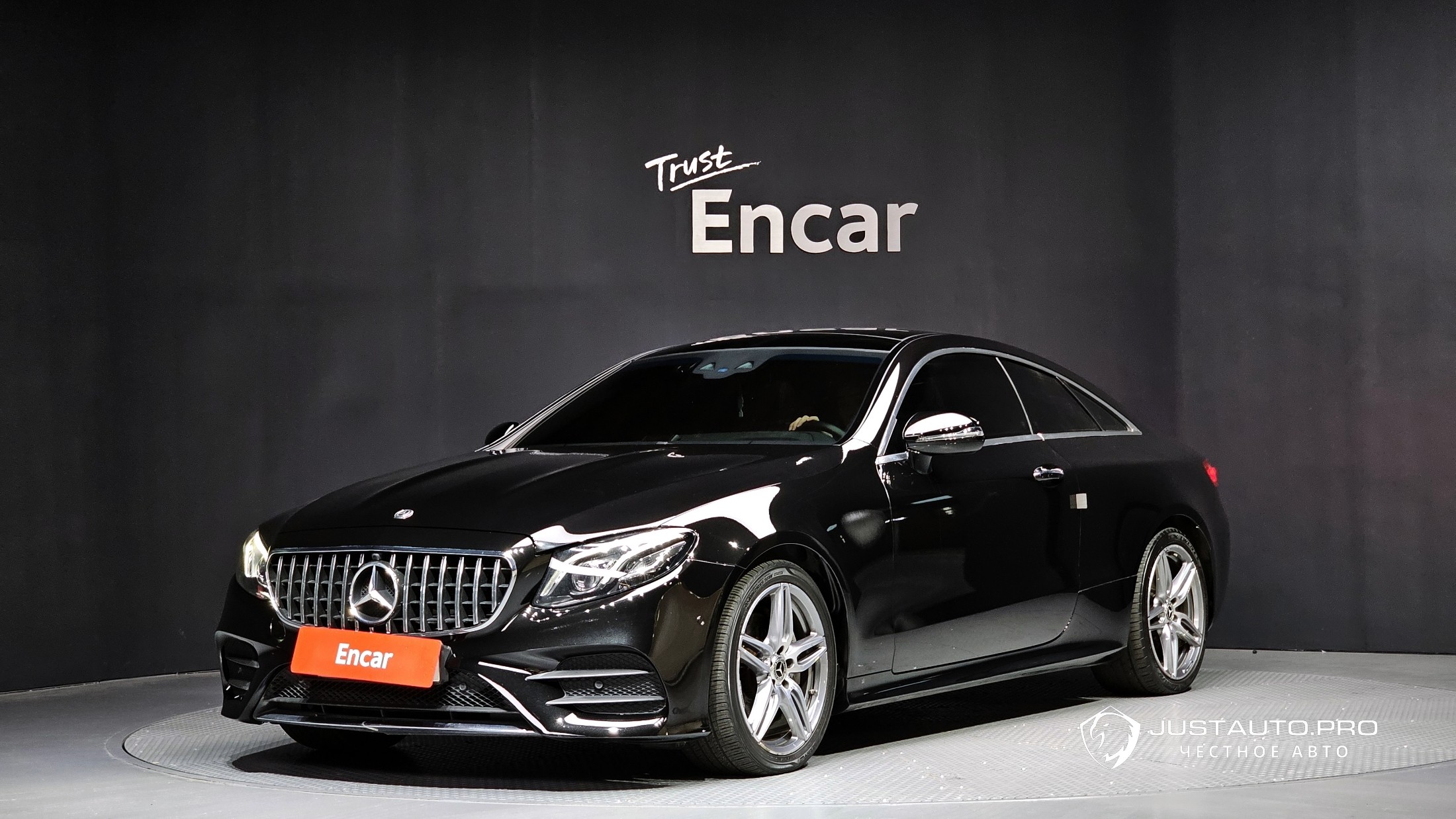 Автомобиль Mercedes-Benz E-Class