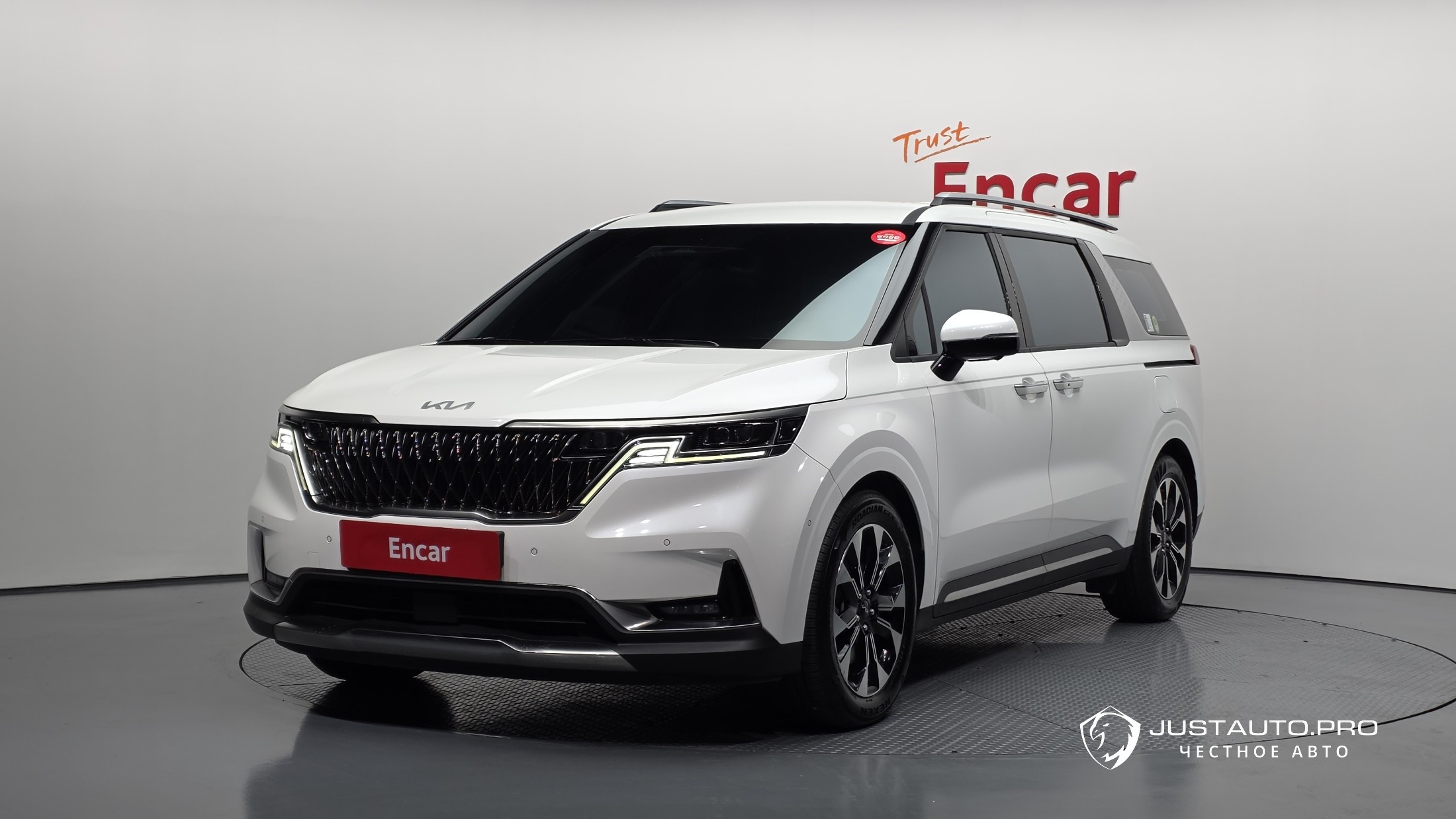 Автомобиль Kia Canival